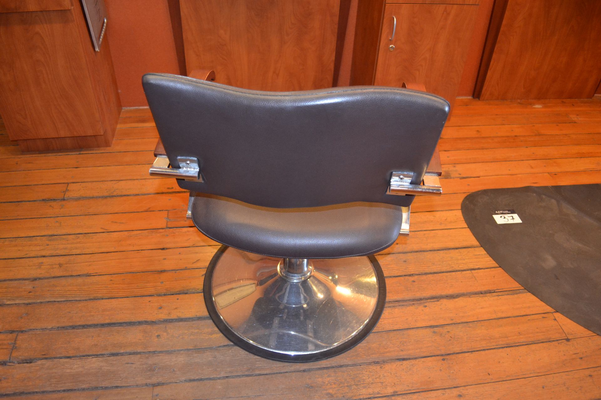 Formatron Wave, Hydraulic Styling Chair - Image 3 of 5