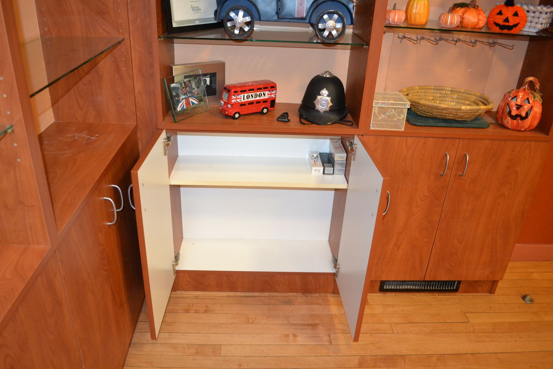 Cherry Formica Corner Shelving w/ Bottom Cabinets - Image 4 of 6