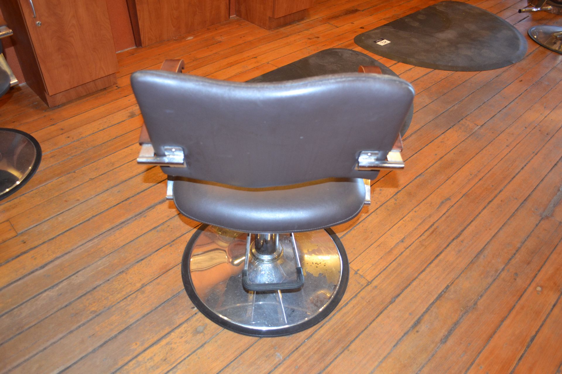 Formatron Wave, Hydraulic Styling Chair - Image 4 of 6