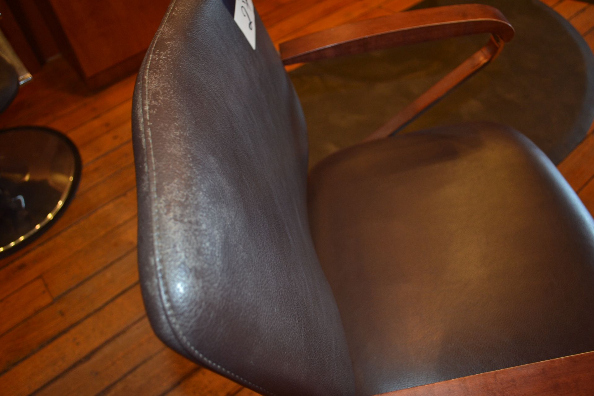 Formatron Wave, Hydraulic Styling Chair - Image 3 of 6