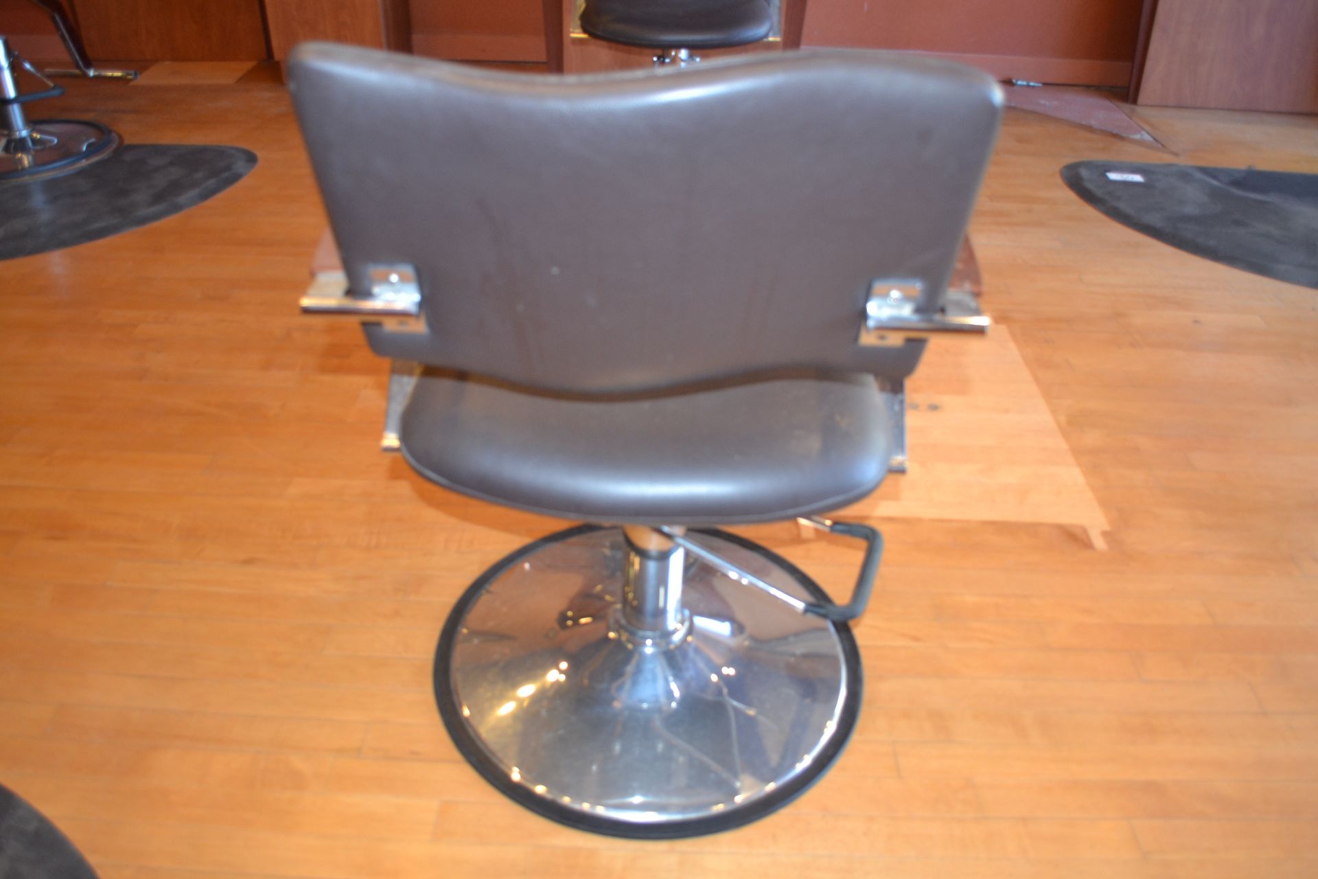 Formatron Wave, Hydraulic Styling Chair - Image 3 of 5