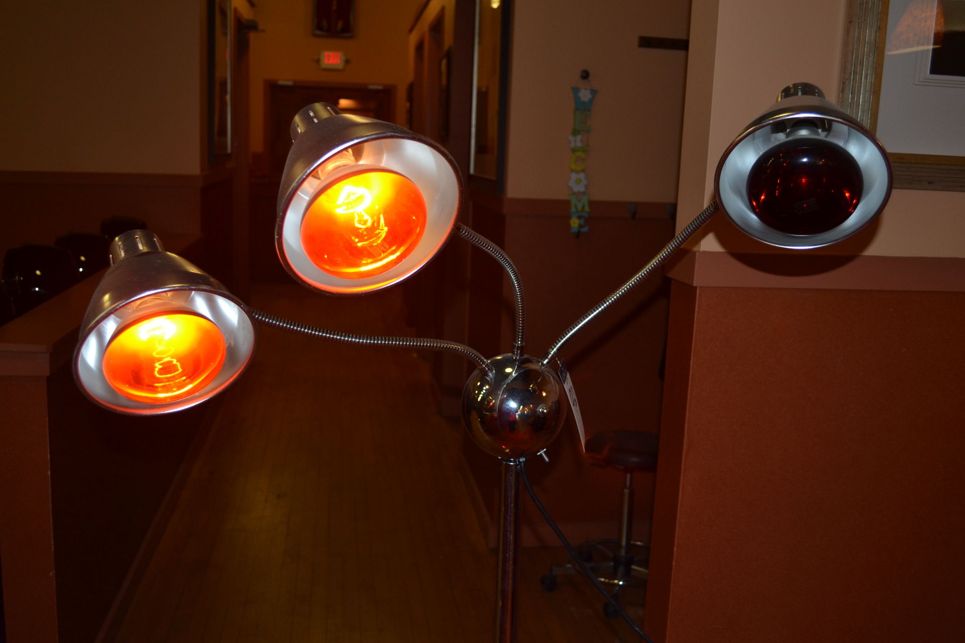 3 Bulb Adjustable Heat Lamp - Image 4 of 4