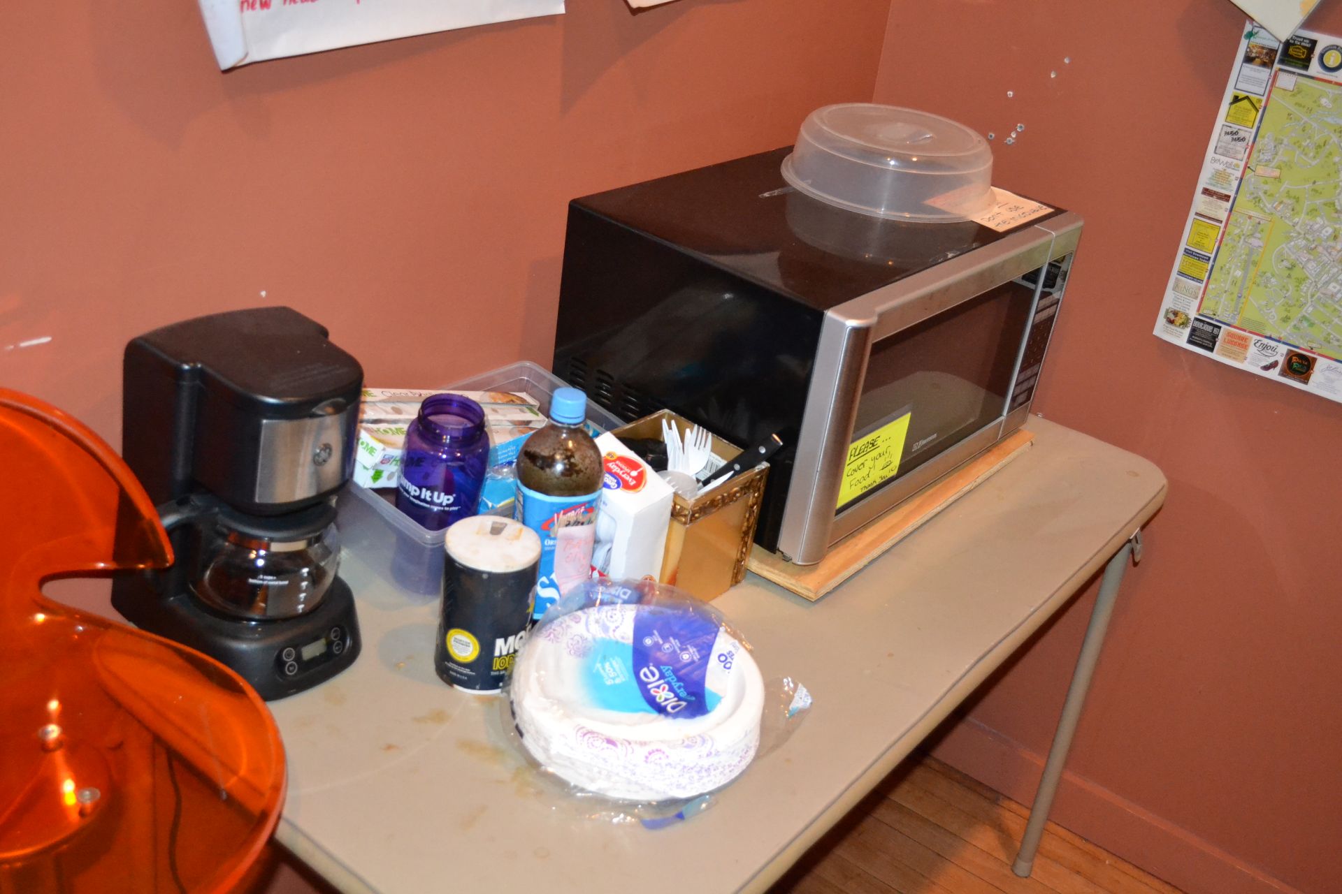 Contents of Breakroom: Fridge, Countertop, Table, Chairs & microwave - Image 3 of 4