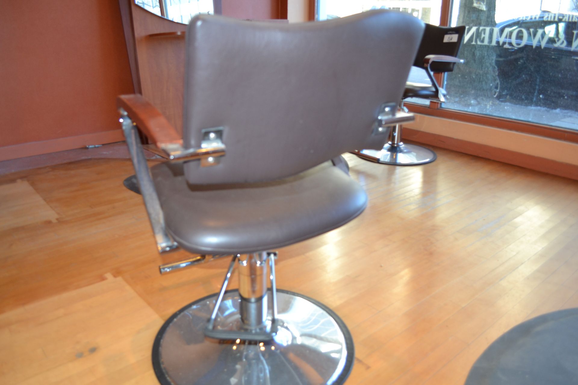 Formatron Wave, Hydraulic Styling Chair - Image 4 of 5