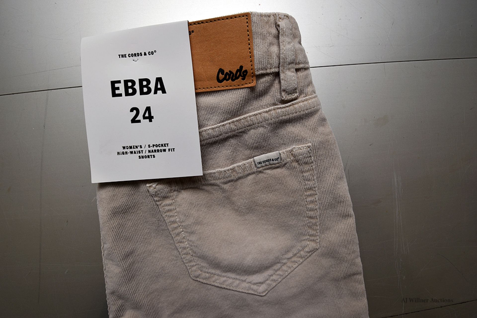 The Cords & Co."Ebba" Style, Women's/ 5-Pocket/ High-Waist/ Narrow Fit Shorts Black & Oatmeal - Image 5 of 6