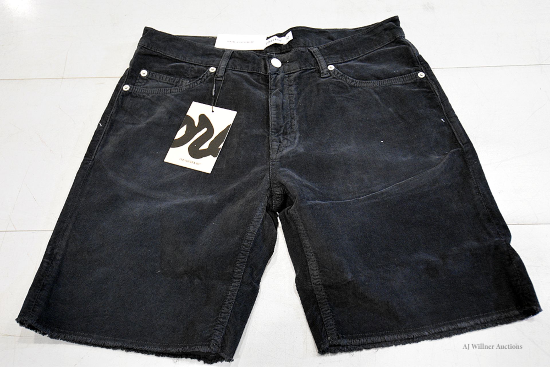 The Cords & Co. "Adam" Men's/ Mid-Waist/ Classic Fit/ Shorts MSRP $100 - Image 2 of 5
