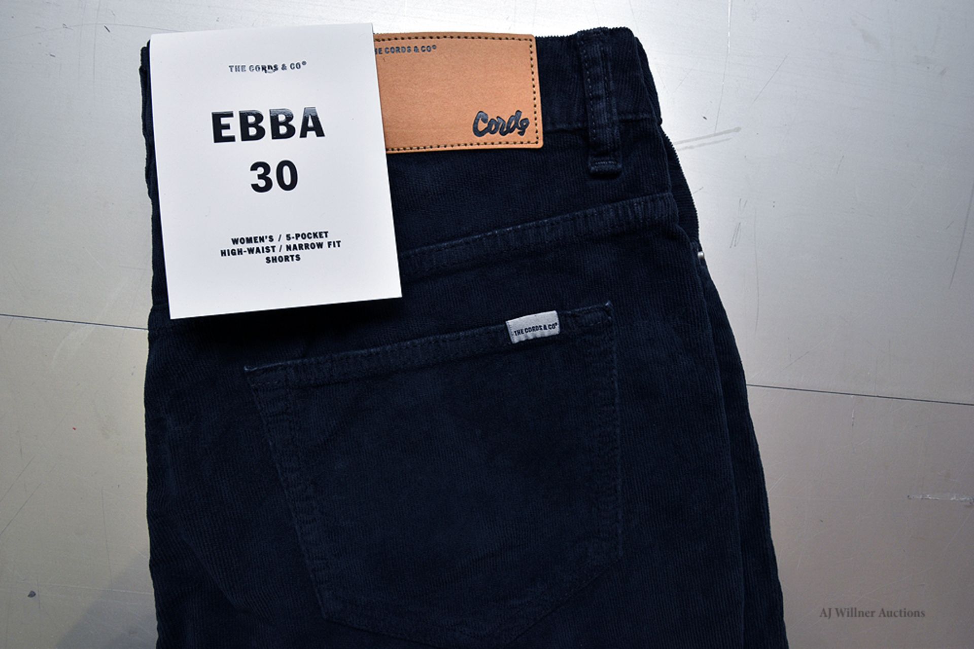 The Cords & Co."Ebba" Style, Women's/ 5-Pocket/ High-Waist/ Narrow Fit Shorts Black & Oatmeal - Image 3 of 6