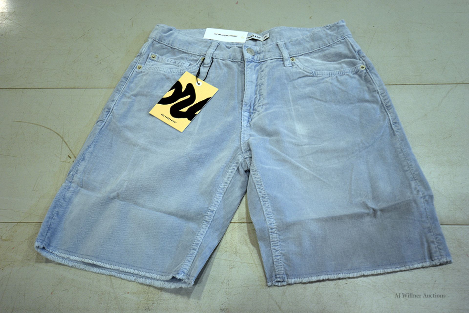 The Cords & Co. "Adam" Style Men's/ 5-Pocket/ Mid-Waist/ Classic Fit/ Shorts (Denim Blue)