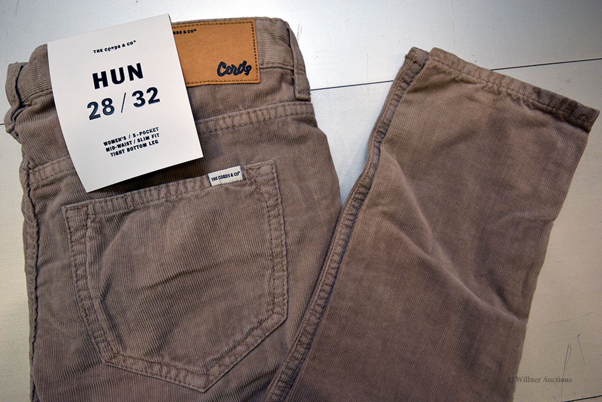 The Cords & Co. "Hun" Style, Women's/ 5-Pocket/ Mid-Waist/ Slim Fit/ Tight Bottom Leg Pants - Image 3 of 6