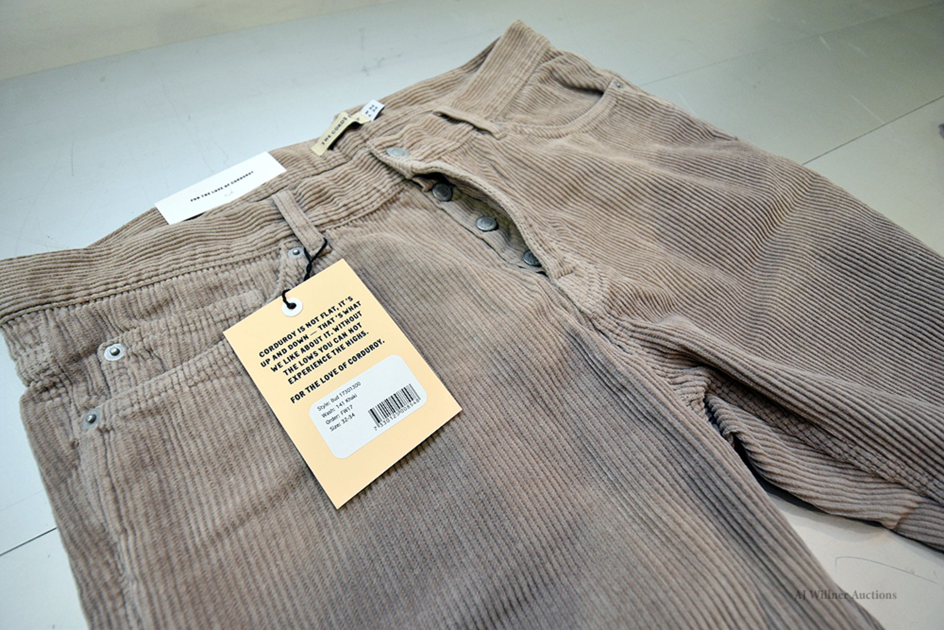 The Cords & Co. "Bud" Style, Men's/5-Pocket/Mid-Waist/Loose Fit/Wide Bottom Leg Pants - Image 5 of 5