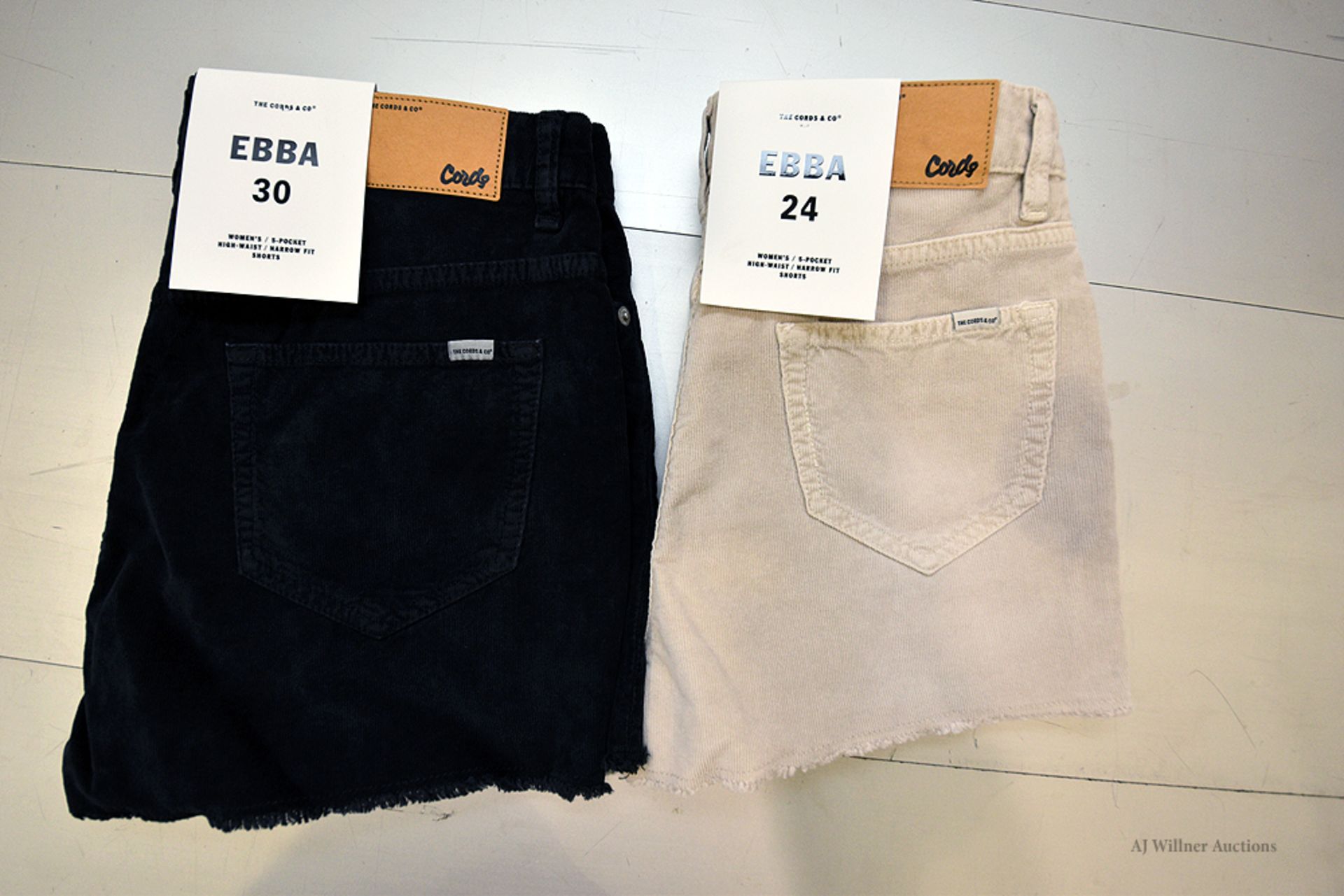 The Cords & Co."Ebba" Style, Women's/ 5-Pocket/ High-Waist/ Narrow Fit Shorts Black & Oatmeal - Image 2 of 6