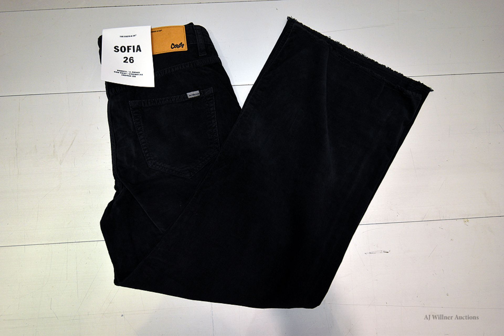 The Cords & Co. "Sofia" Style, Women's/ 5-Pocket/High-Waist/ Straight Fit/ Cropped Leg Pants(Black)