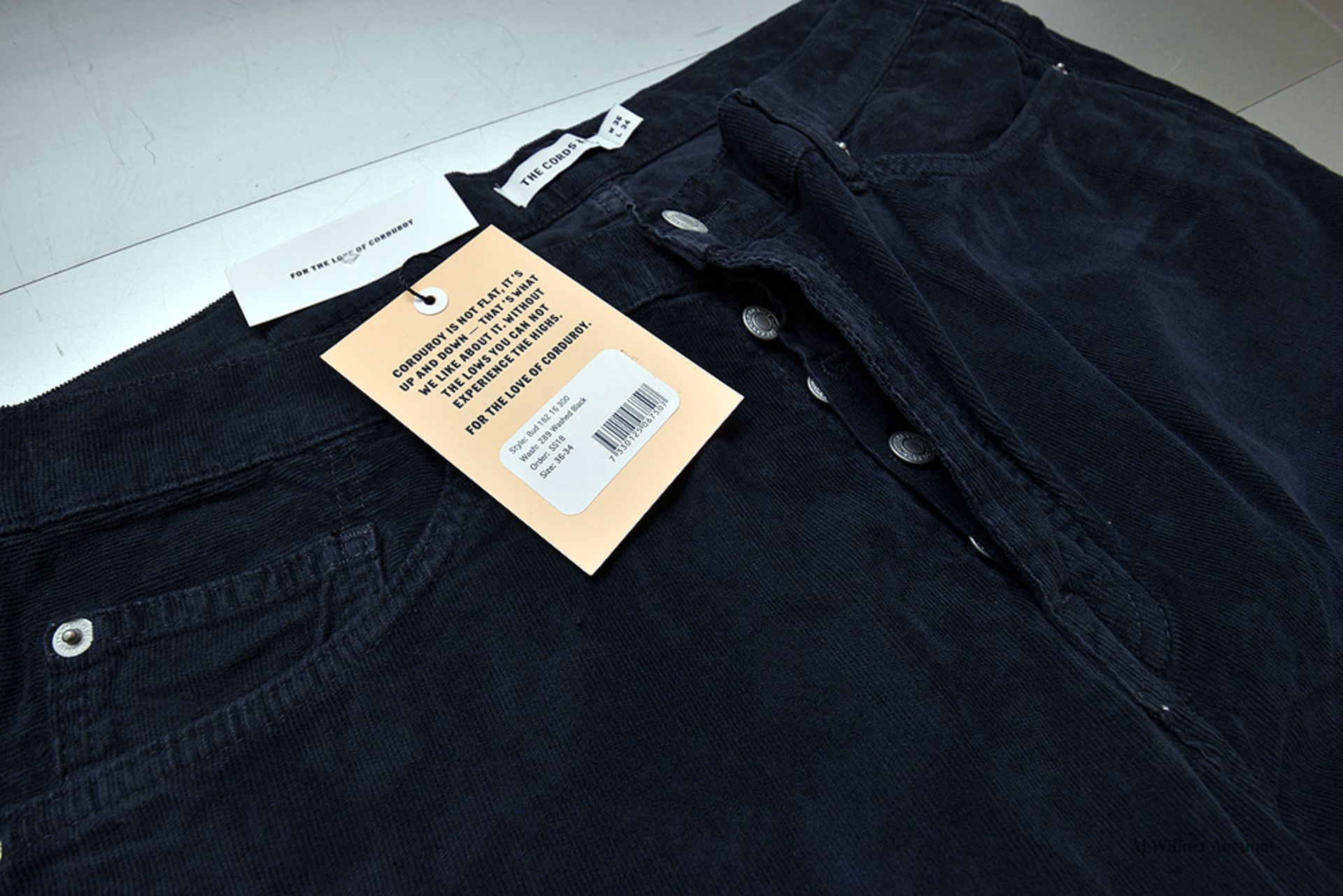 The Cords & Co. "Bud" Mens/Mid-Waist/Loose Fit/ Wide Bottom Leg Pants MSRP $160 - Image 4 of 4