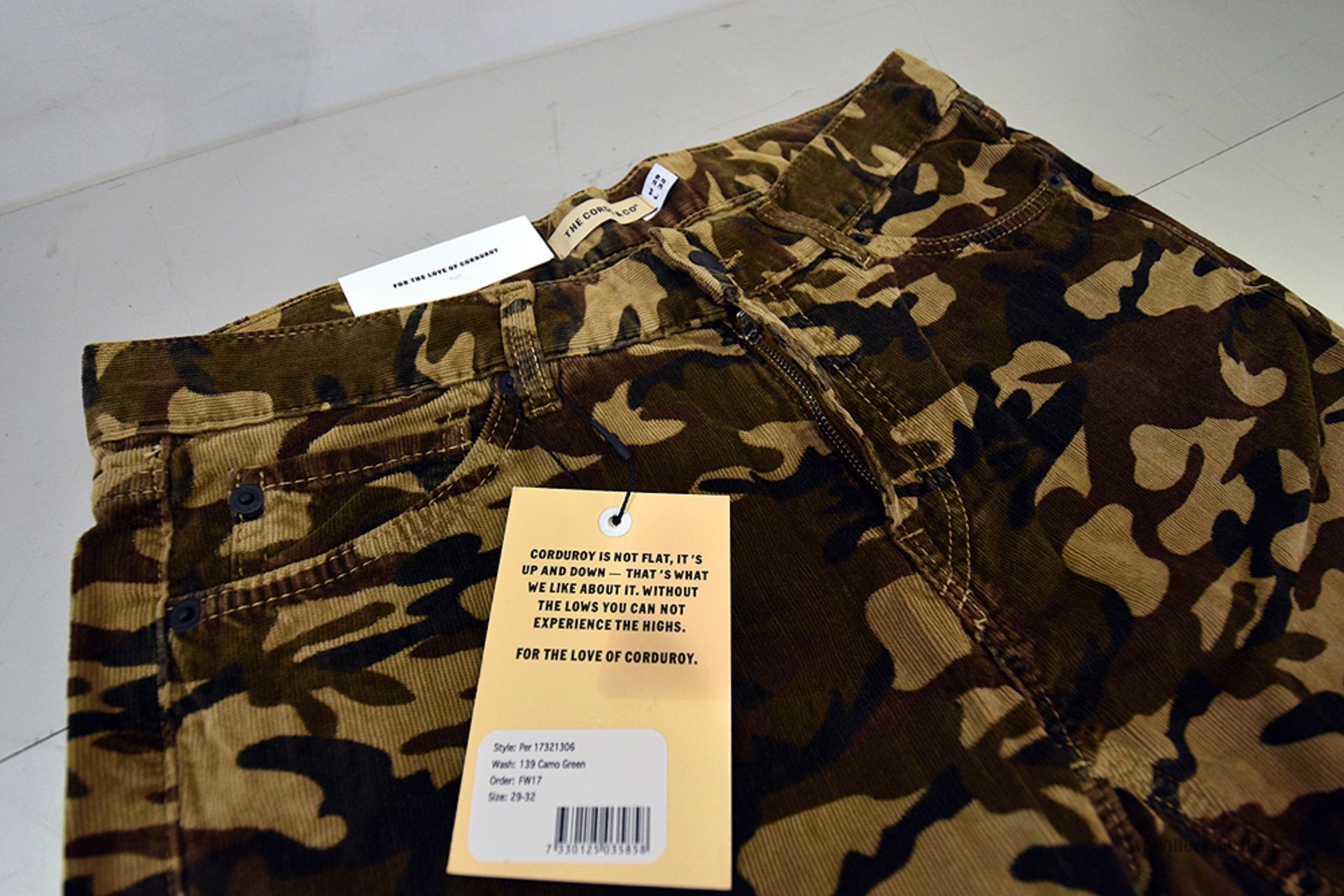 The Cords & Co. "Per" Style, Men's/5-Pocket/High-Waist/ Straight Fit/ Narrow Bottom Leg(Camo) - Image 3 of 3