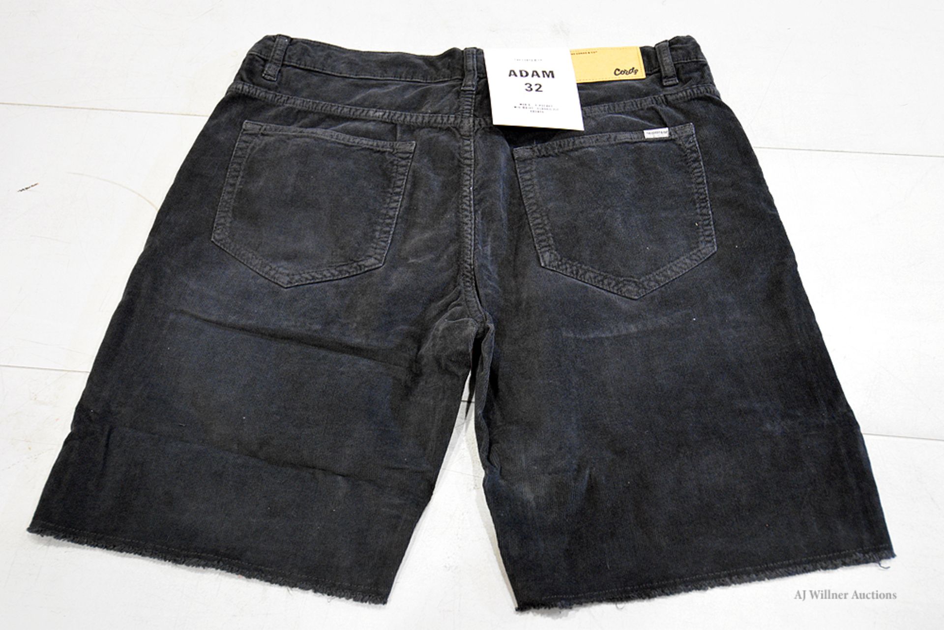 The Cords & Co. "Adam" Men's/ Mid-Waist/ Classic Fit/ Shorts MSRP $100 - Image 3 of 5