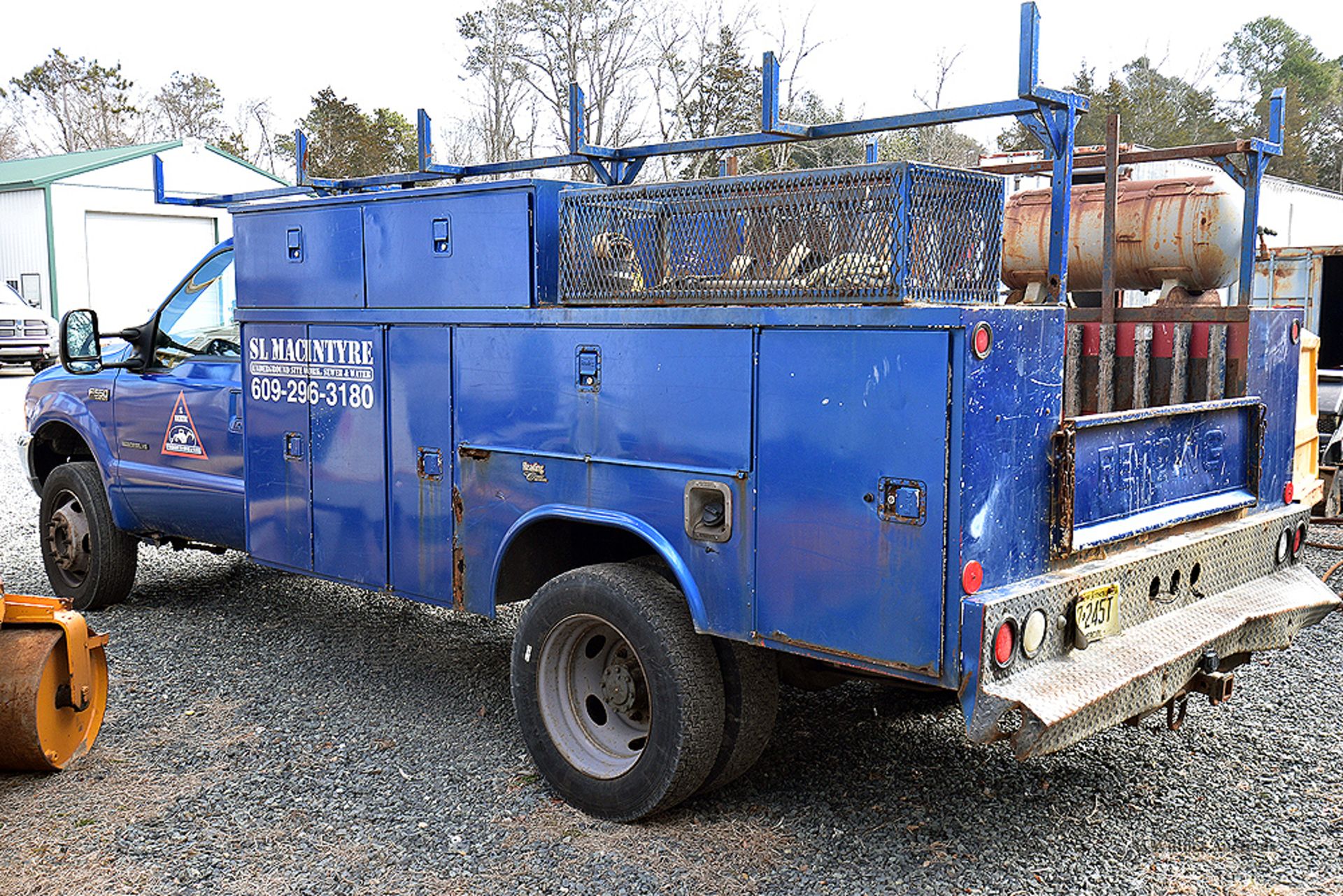 2001 Ford F-550 XL Super Duty Reg Cab Utility Truck 280,202 Miles w/ Auto Trans and 7.3L V8 Diesel - Image 2 of 8