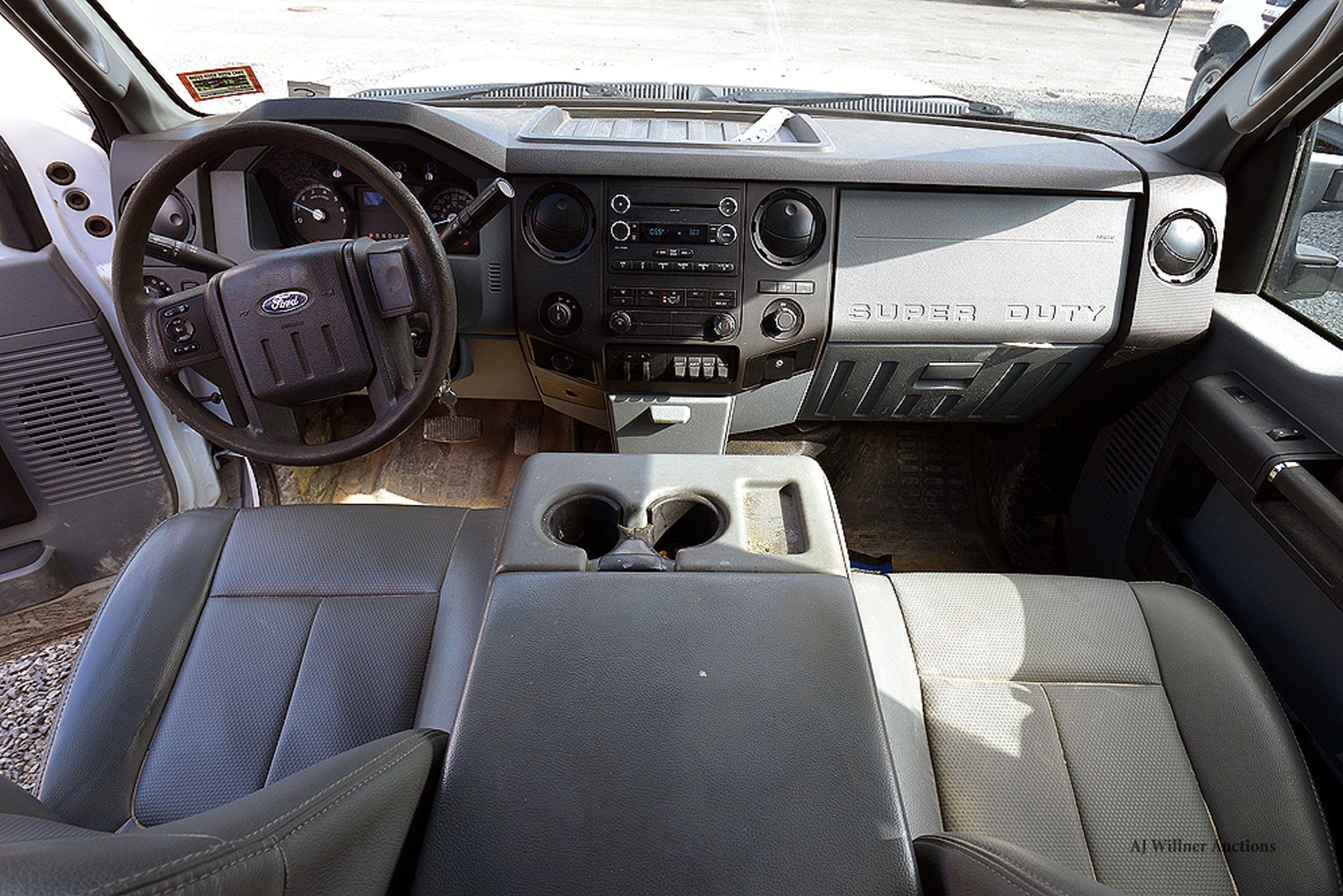 2012 Ford F-250 Super Duty Super Cab Utility Truck 92,764 Miles w/ Auto Trans and 6.2L V8 - Image 5 of 7