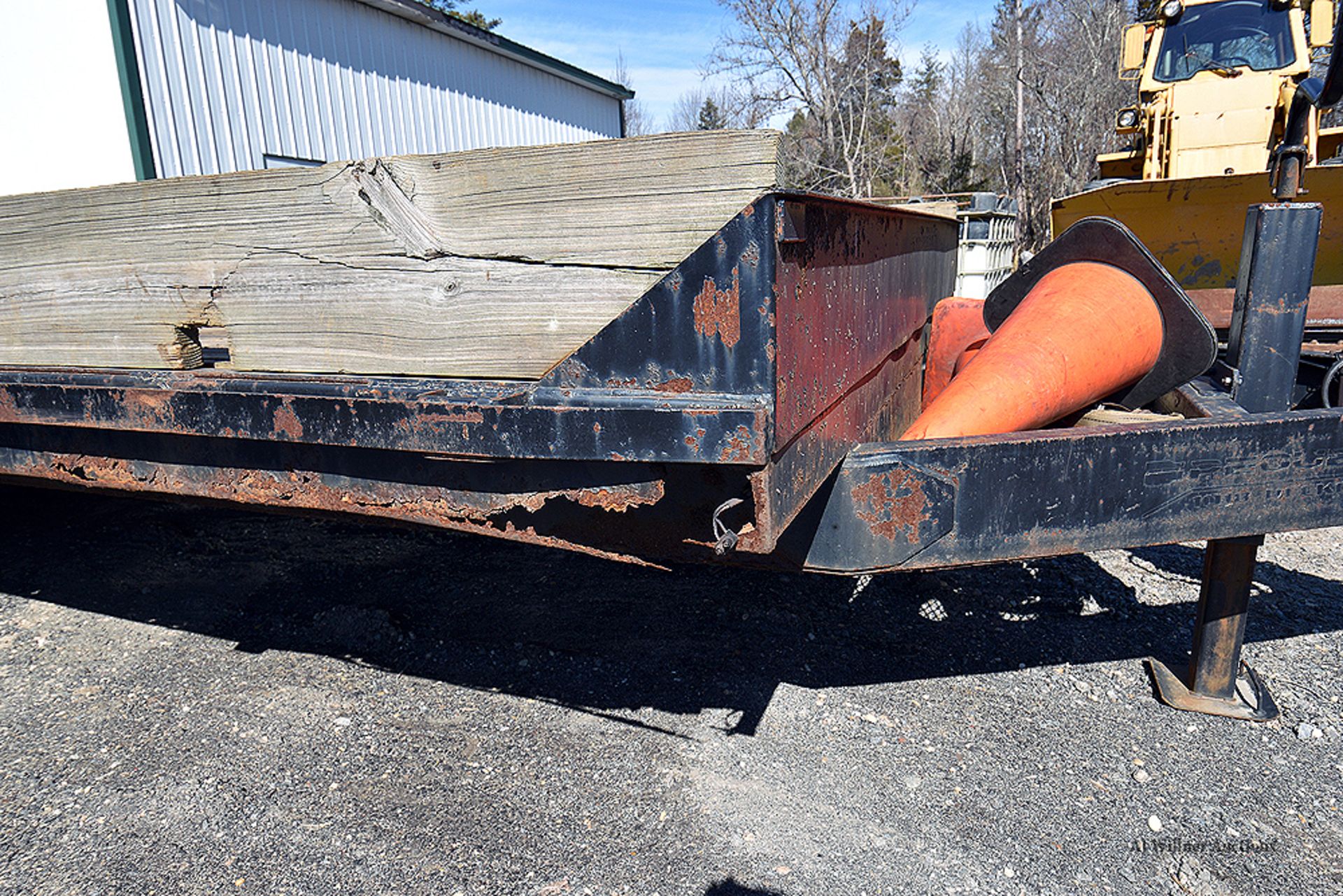 1989 International Tandem Axle Beavertail Equipment Trailer ~9 Ton Capacity 8' Wide x 24' Long - Image 5 of 6