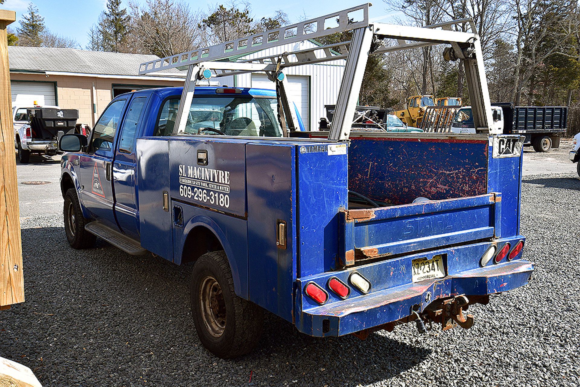 2001 Ford F-250 XL Super Duty Super Cab Utility Truck 212,115 Miles w/5.4L V8 SOHC 16V - Image 2 of 10