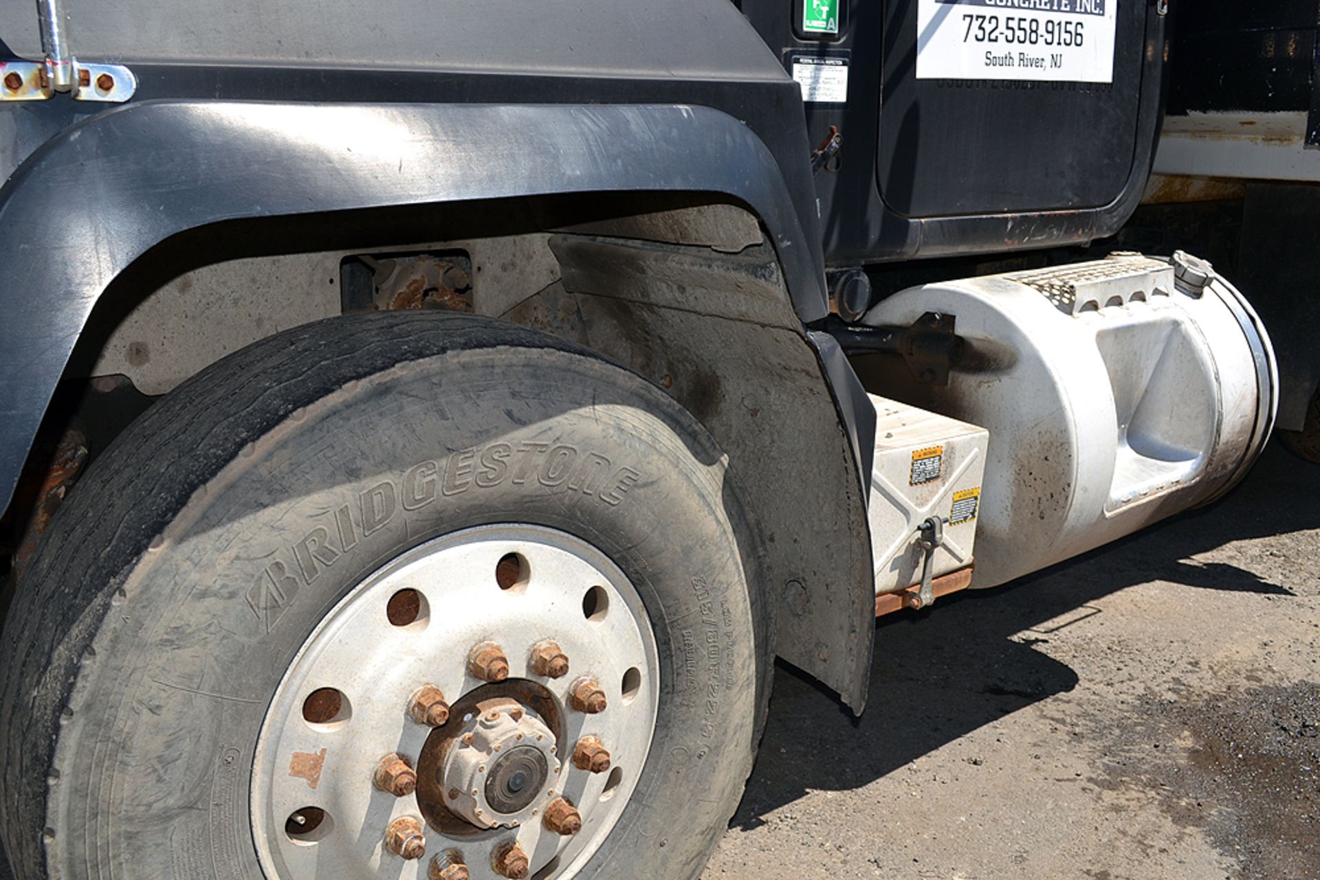 1996 Mack RD688S Tri-Axle Dump Truck - Image 2 of 10