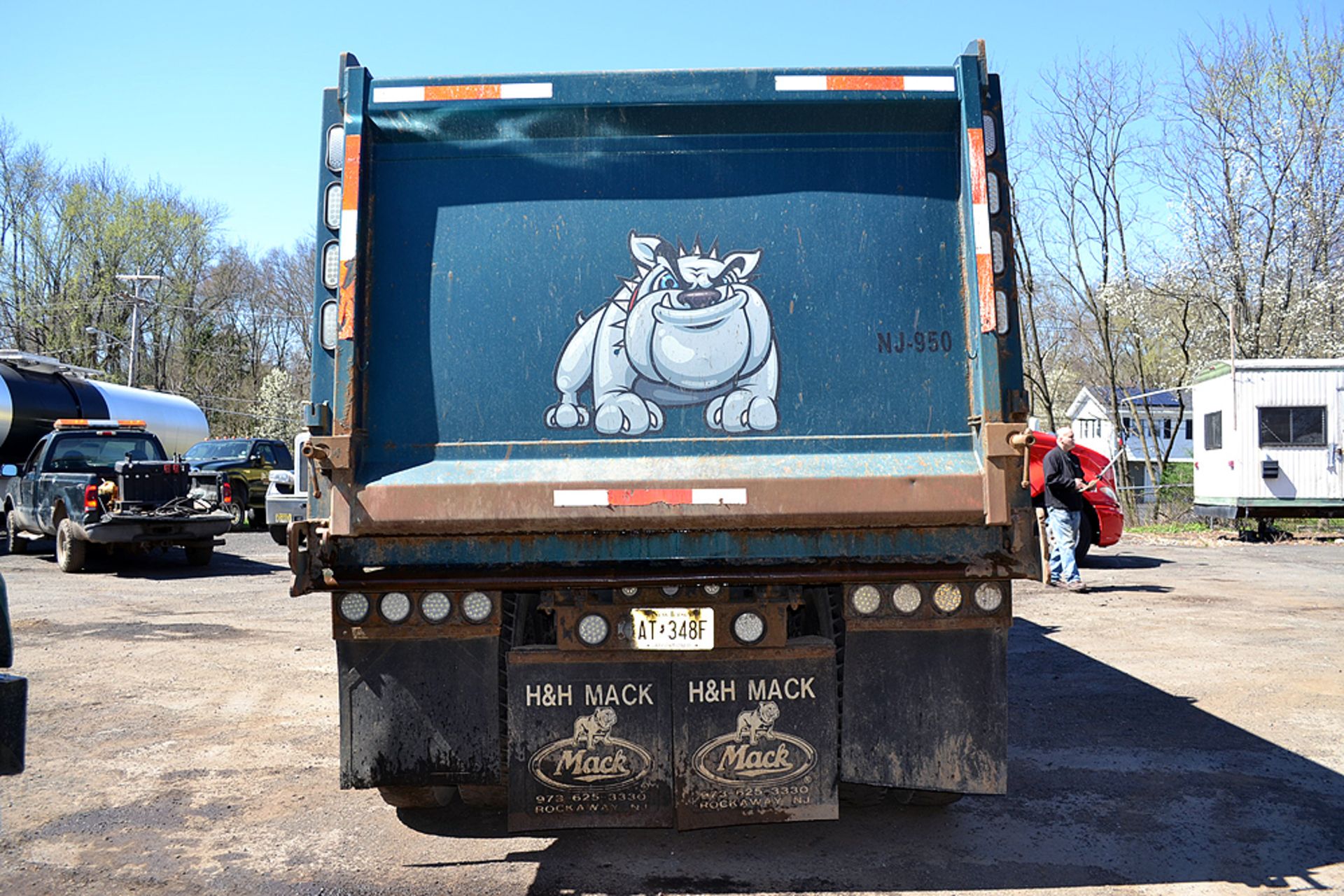 2017 Mack GU713 Standard Cab Tri-Axle, Dump Truck - Image 5 of 18