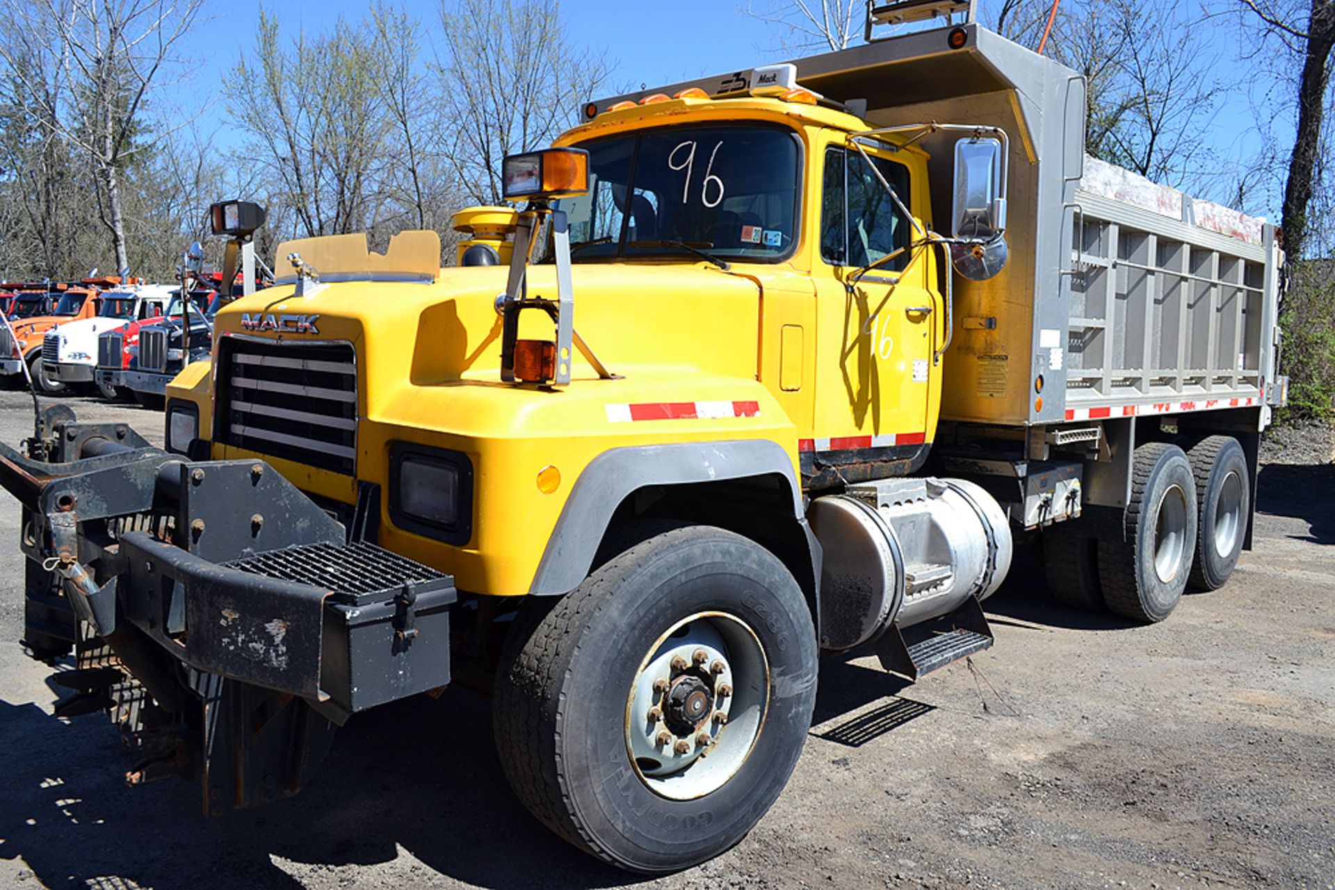 2003 Mack RD 688S Tandem Axle, Dump Truck