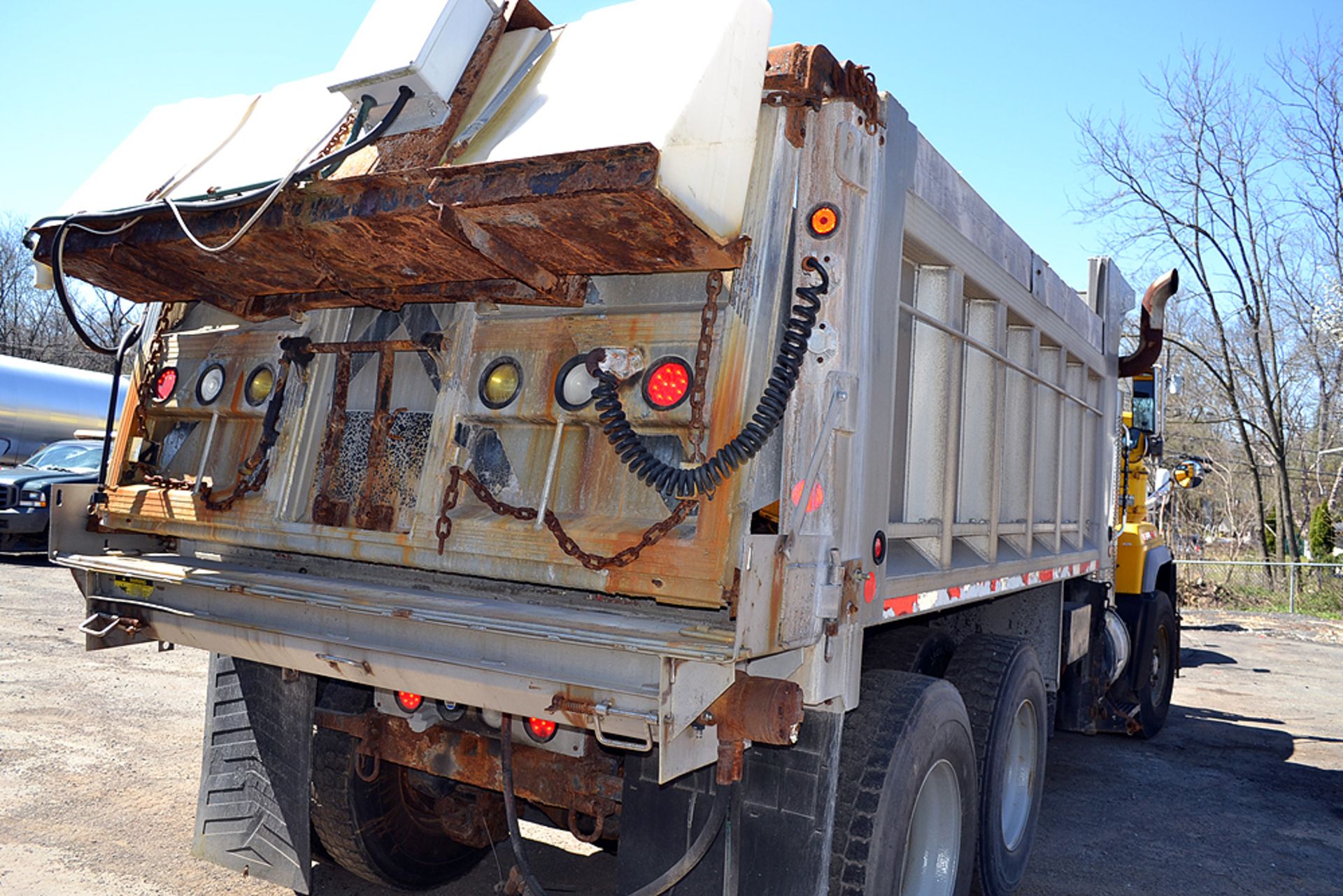 2003 Mack RD 688S Tandem Axle, Dump Truck - Image 4 of 19