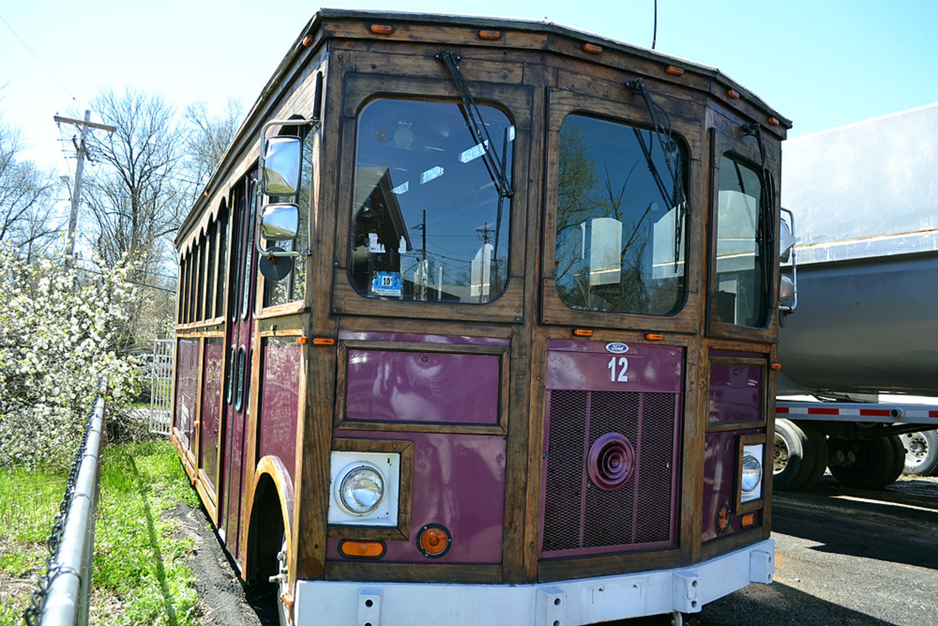 1983 Ford Trolley Bus - Image 2 of 10