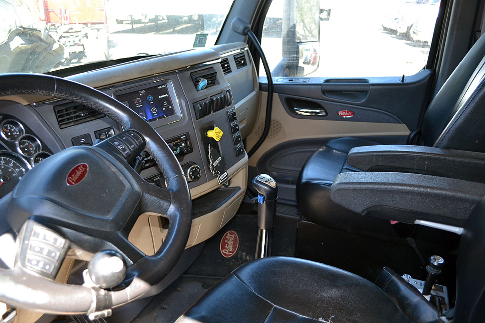2017 Peterbilt 567 Standard Cab Tri-Axle, Dump Truck - Image 16 of 16