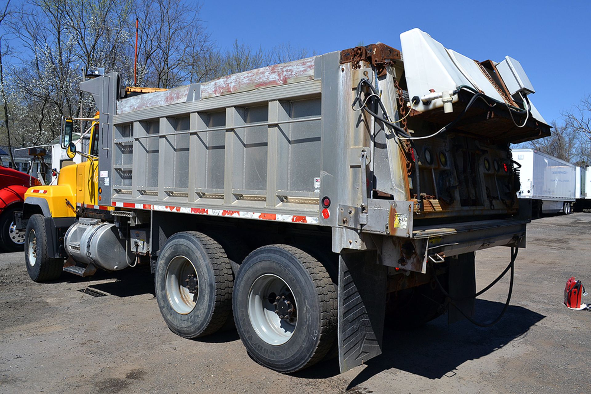 2003 Mack RD 688S Tandem Axle, Dump Truck - Image 2 of 19