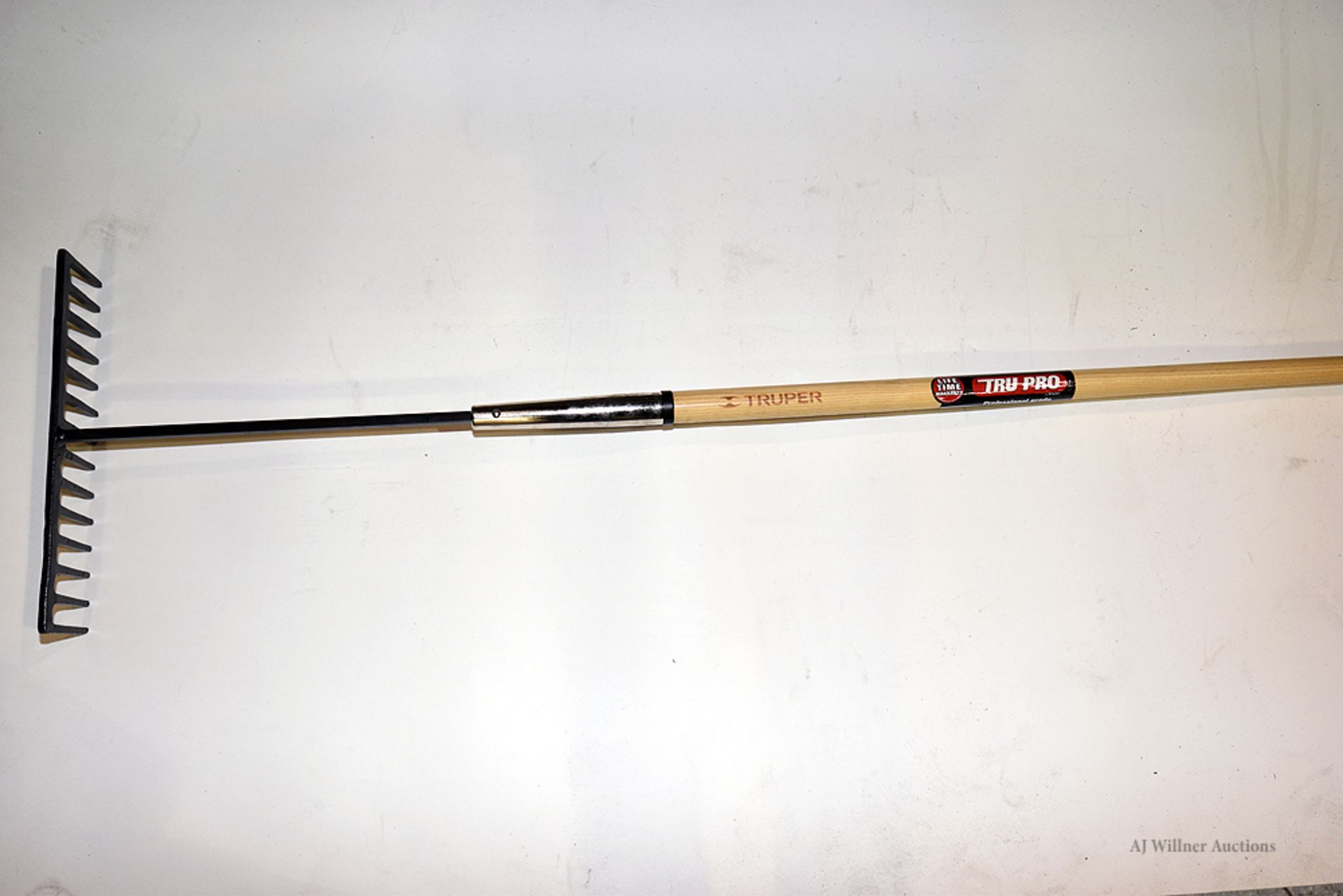 Truper 6' Straight Rake (Wood Handle)