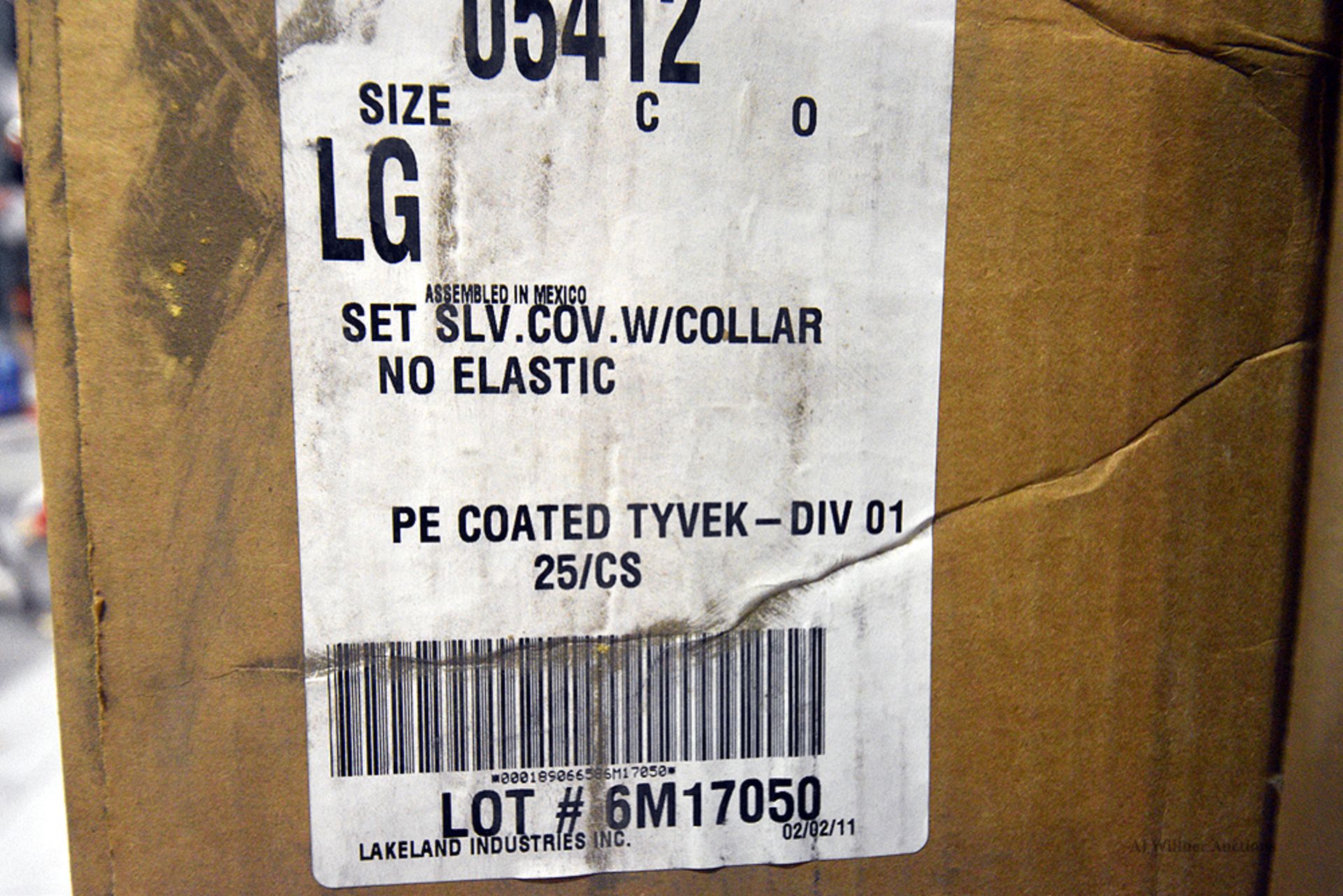 Boxes of 25pc - PE Coated Tyvek- Div 01 25/CS (Large) (Style # 05412) - Image 2 of 2