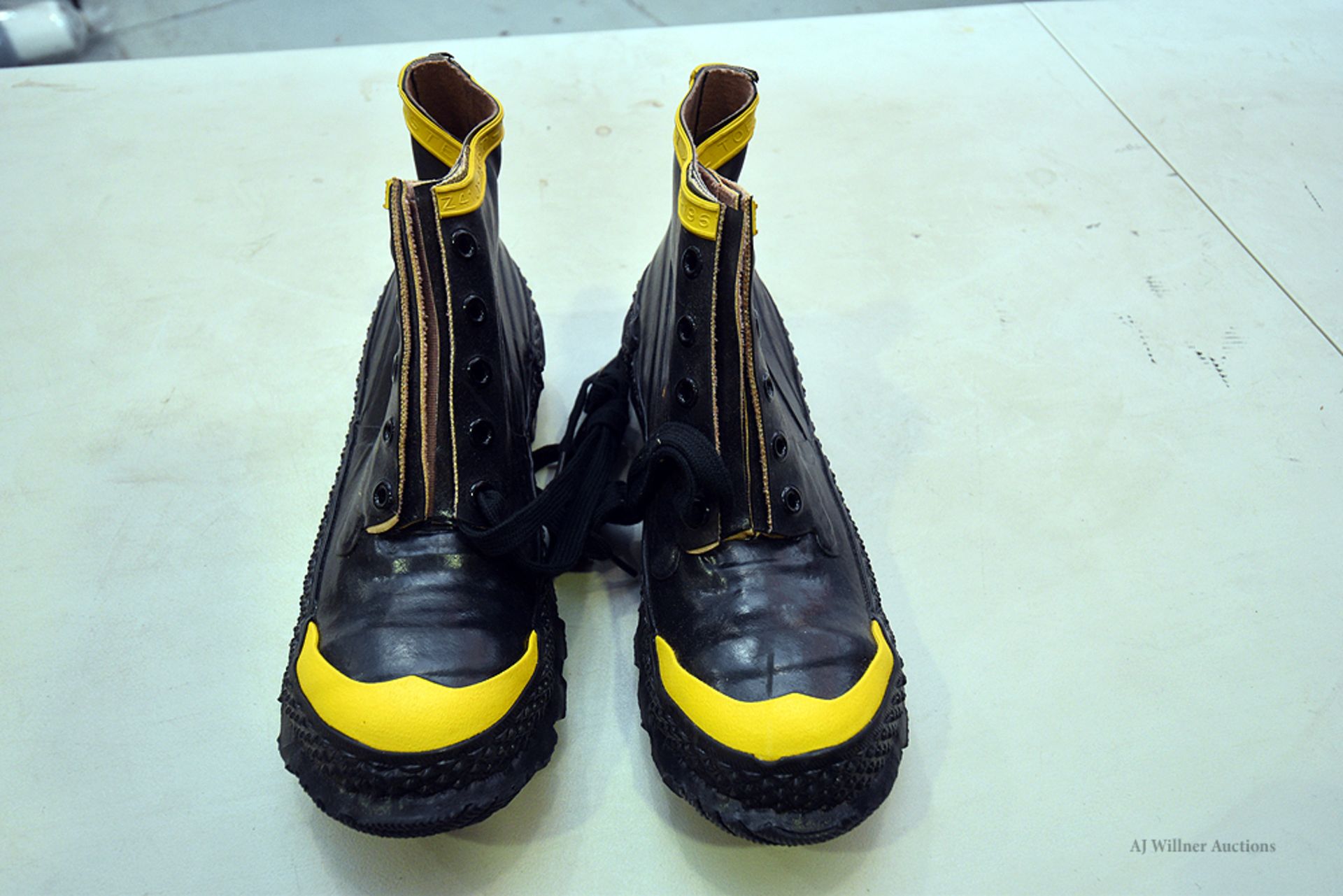 Pair of Work Footwear - Image 6 of 10