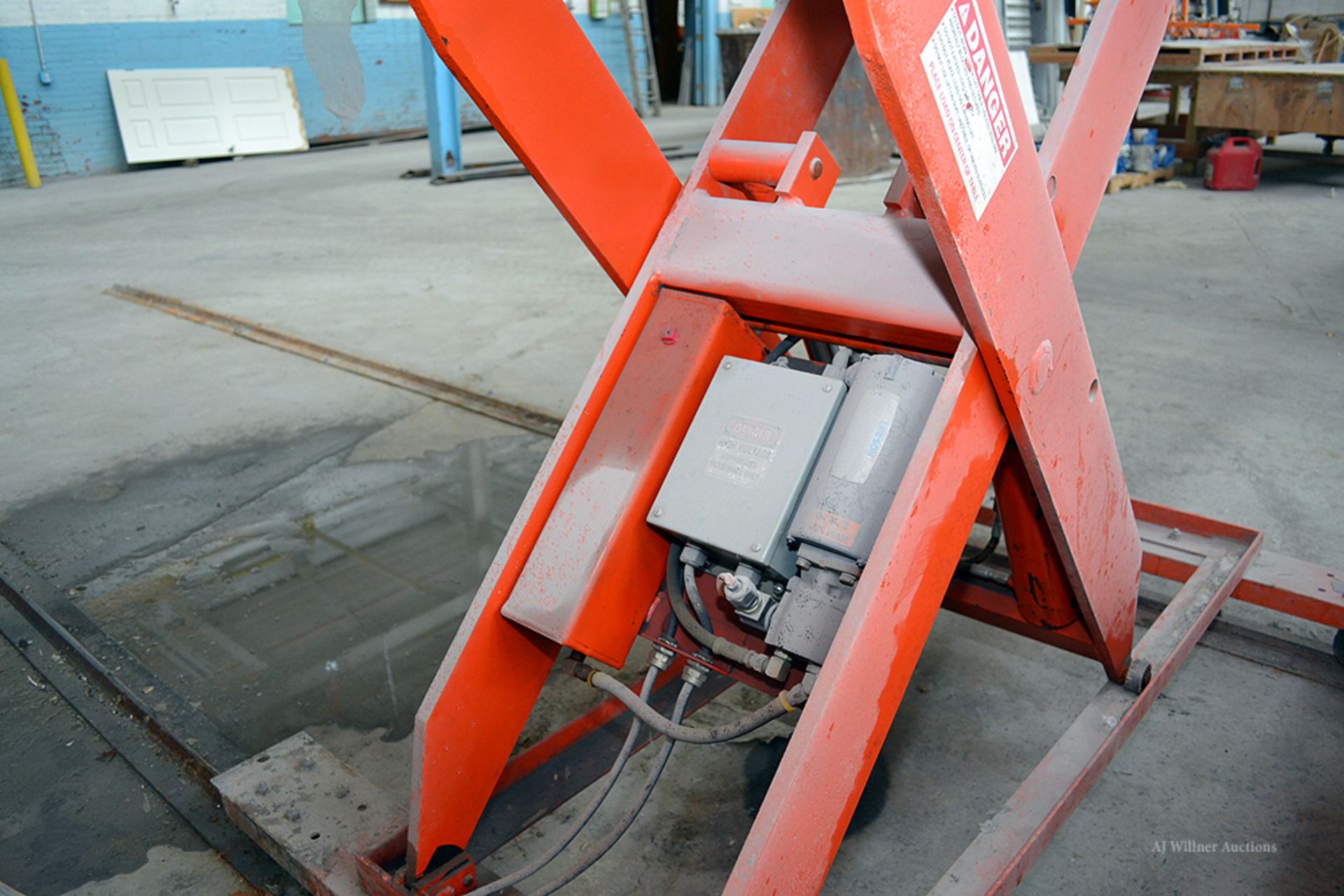 Presto Hydraulic Scissor Lift Table 64"x24"x66" Tall - Image 2 of 2