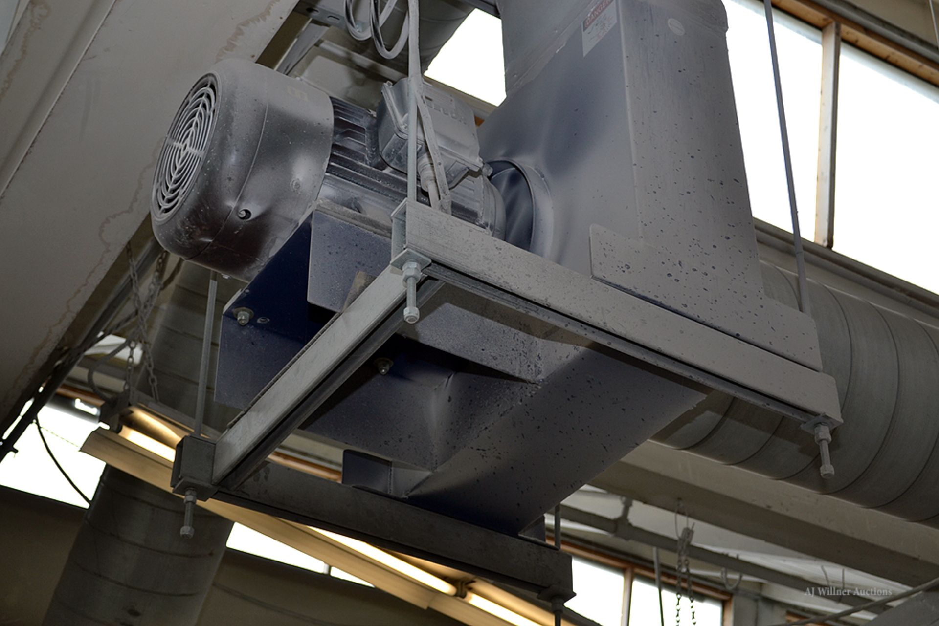 6-Bag Dust Collection System w/ Ceiling Mounted Motor & Duct Work - Image 2 of 5