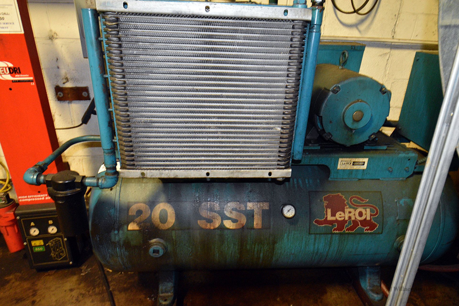 LeRoi 20SST Rotary Screw Air Compressor w/ 20HP Motor w/ Horizontal Tank - Image 3 of 4