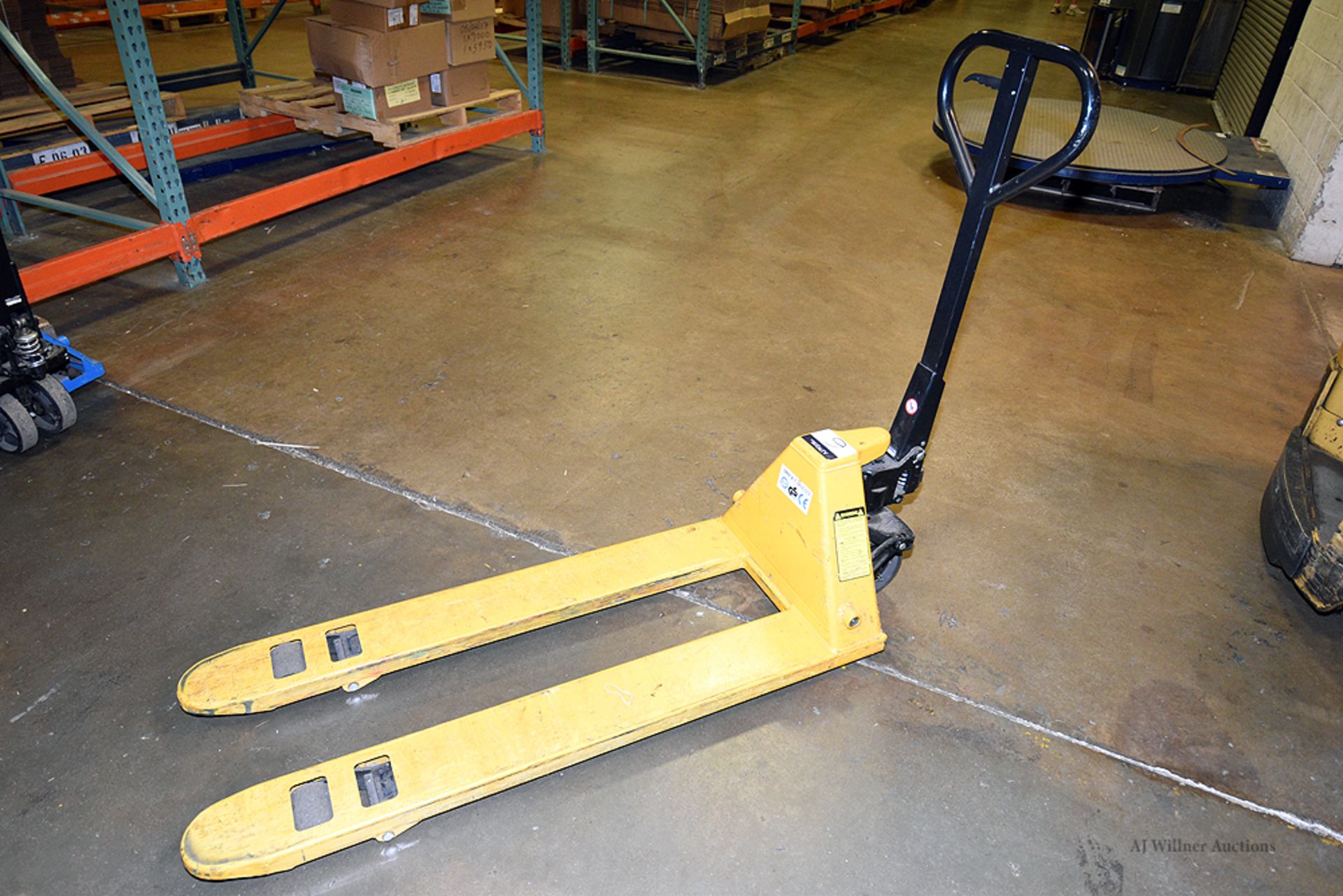 U-Line Model: H-1193 Narrow Pallet Jack 5,500 lbs. Capacity