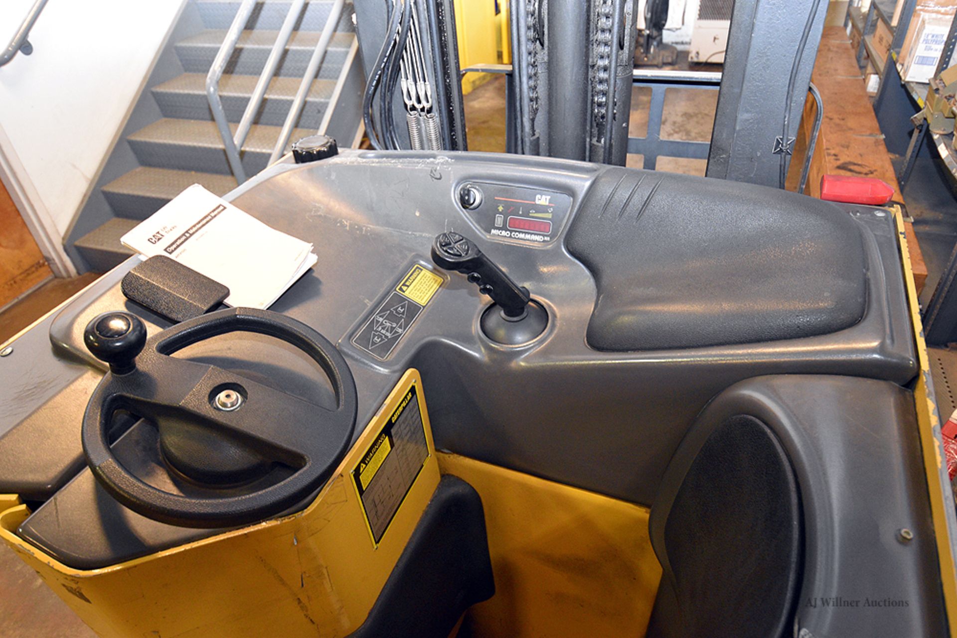 Caterpillar NPR30 Electric Standing Forklift Reach Truck - Image 4 of 7