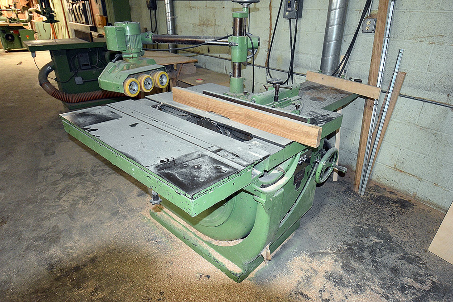 Oliver model 2601 s/n 50605 Table Saw