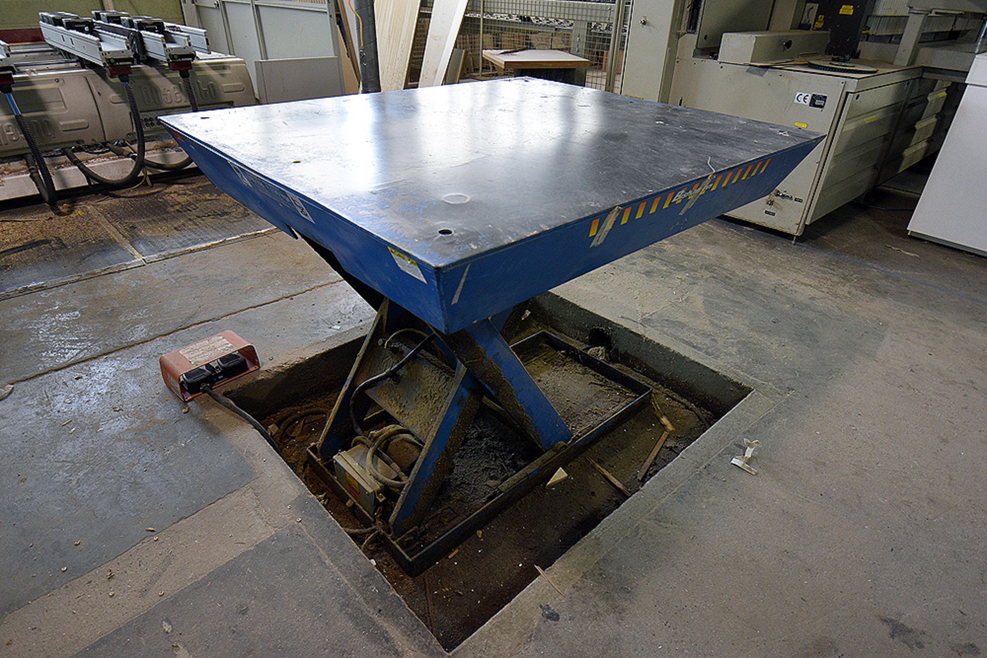 Bishamon, 2500lb cap Hydraulic Lift Table