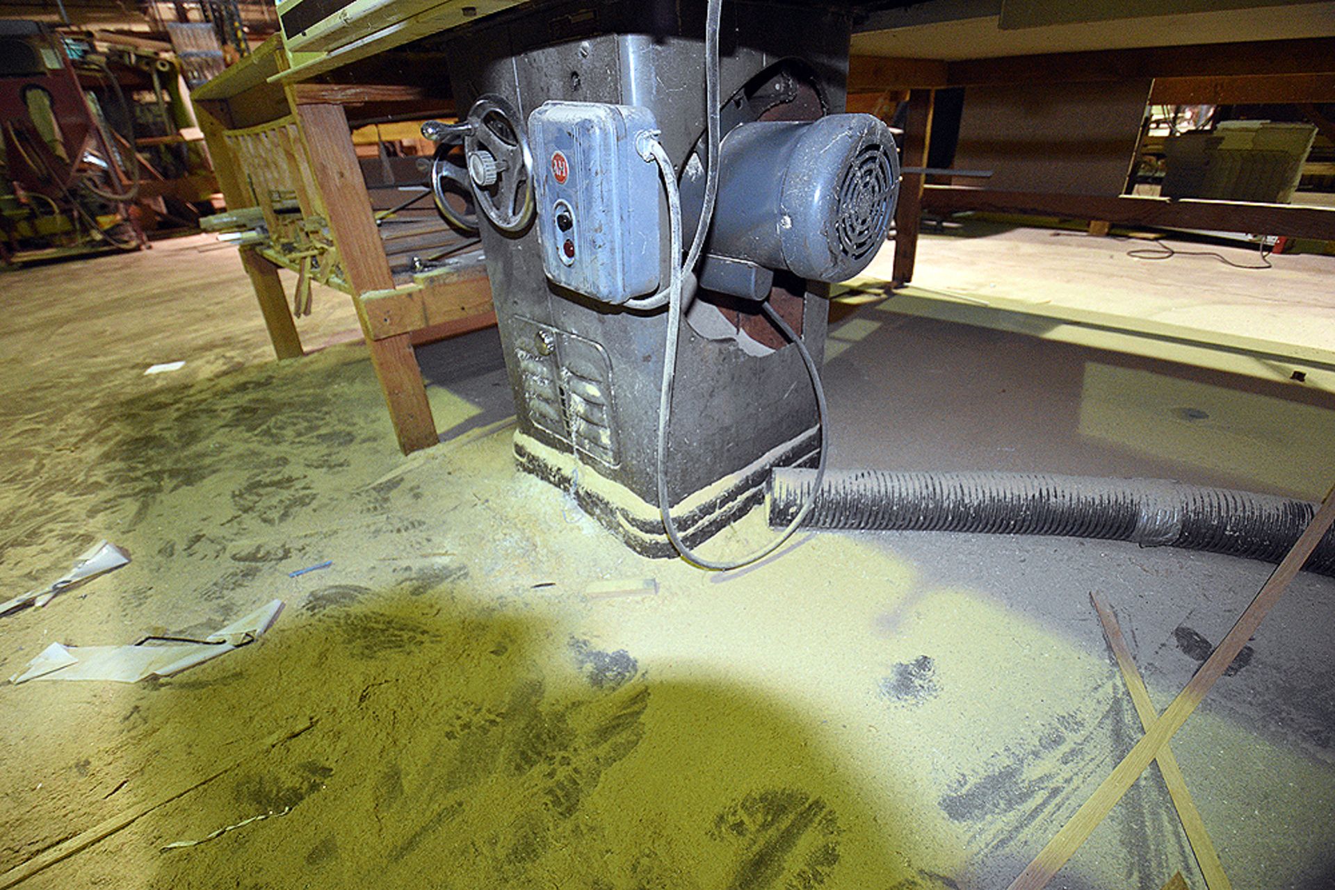 Delta Rockwell Table Saw w/Wooden Work Surface - Image 3 of 4