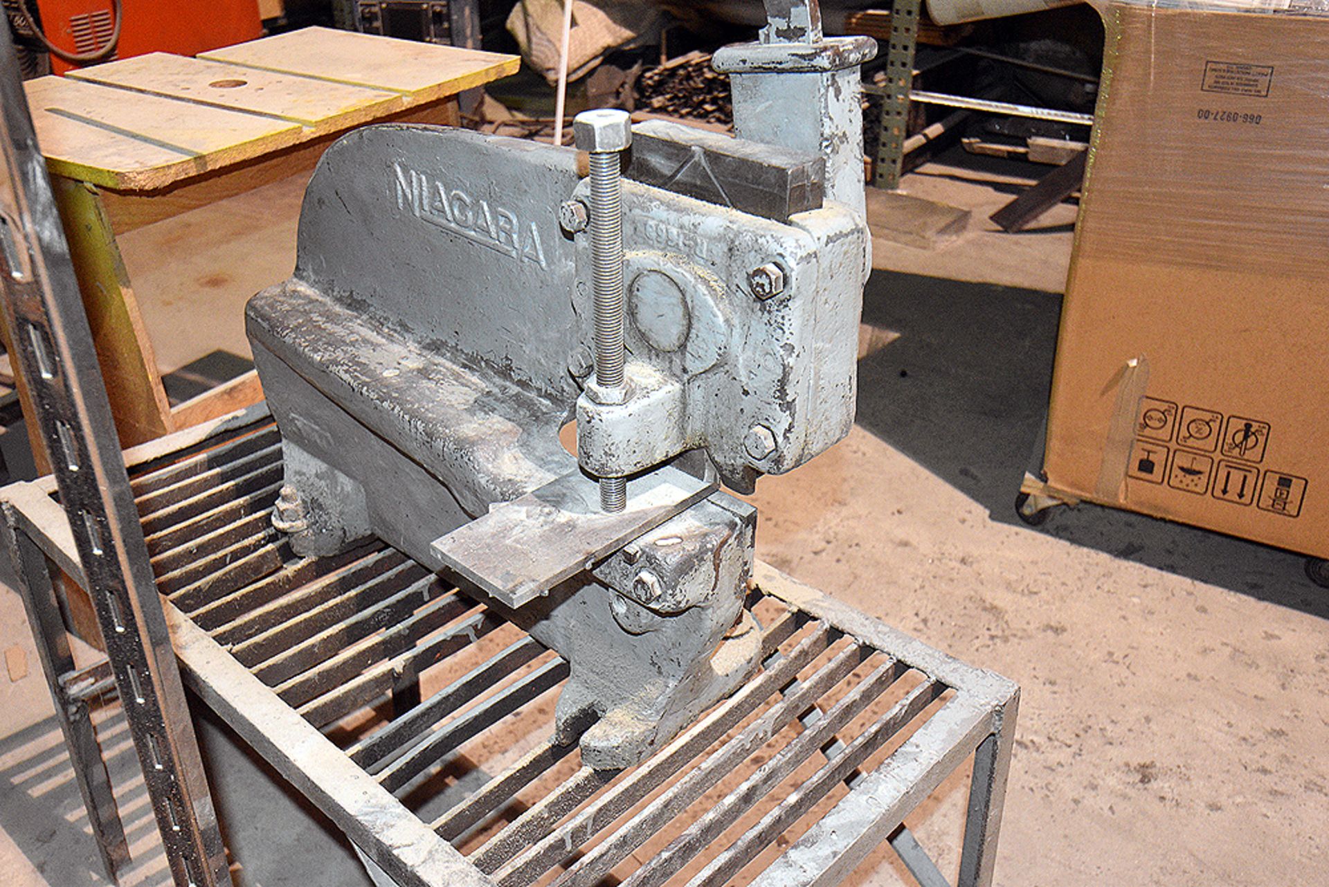 Niagara model 13 Shear - Image 4 of 4