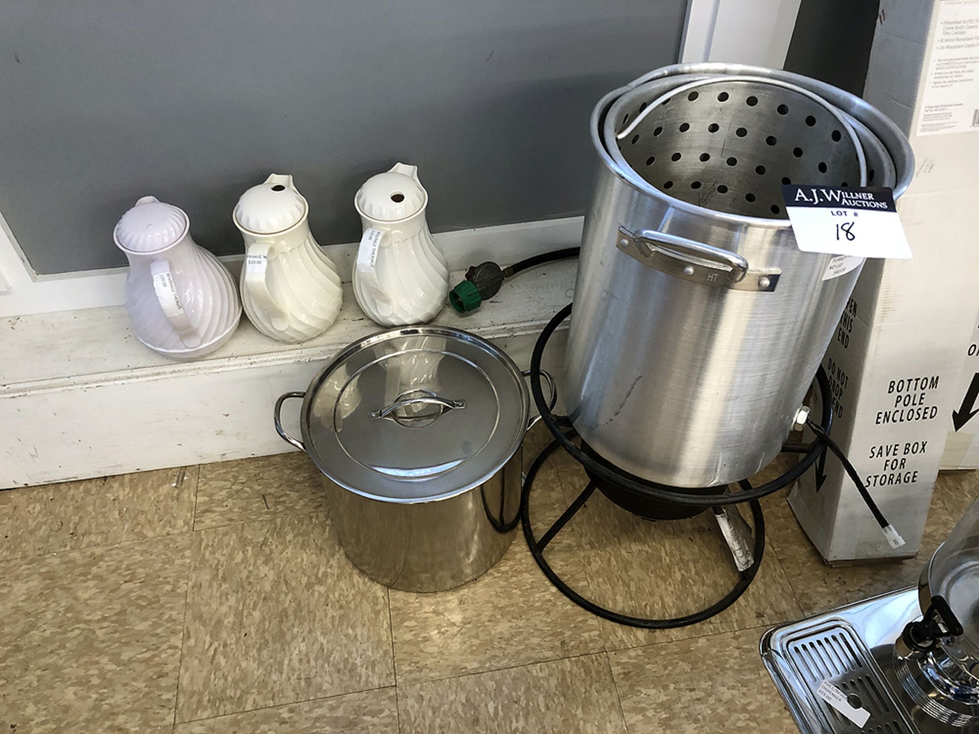 Catering: Turkey Fryer, Stock Pot, Stands, Cambro+ - Image 4 of 4
