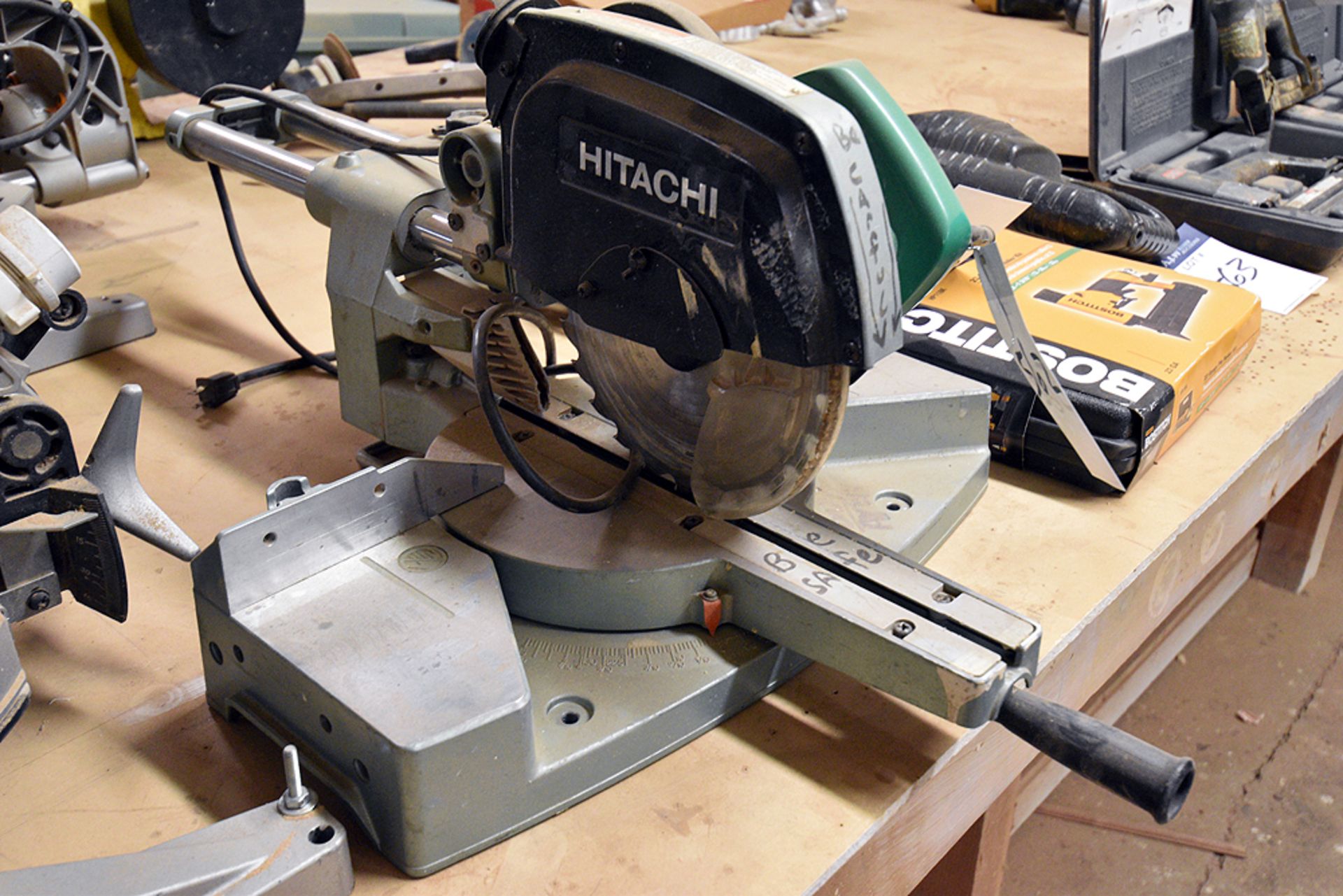 Hitachi C8FB2 8 1/2" Sliding Compound Miter Saw