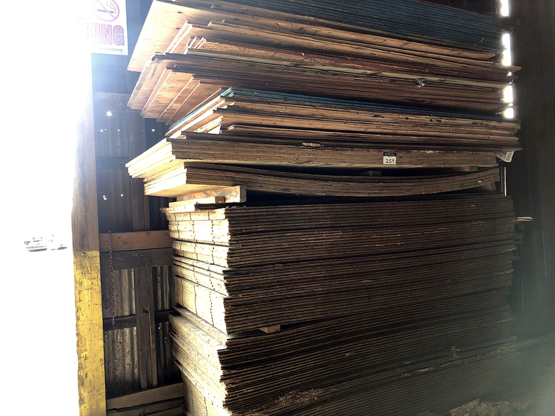 Assorted Weathered Plywood, 50pcs + (4' x 8')
