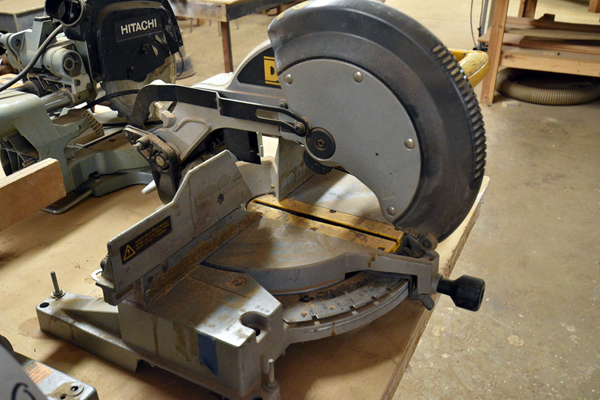 DeWalt DW705 12" Compound Miter Saw