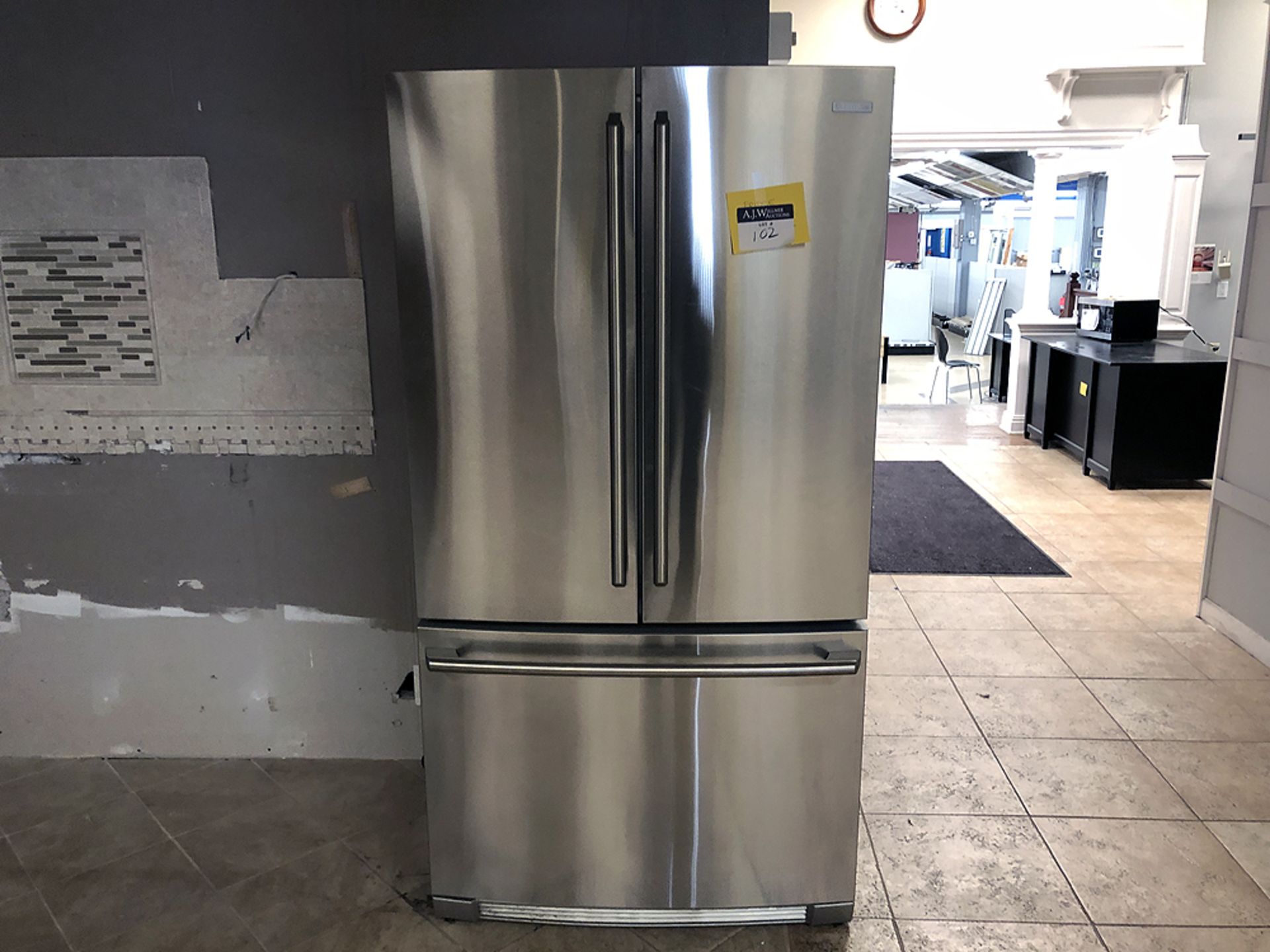 Electrolux Refrigerator (freezer non-opperable)