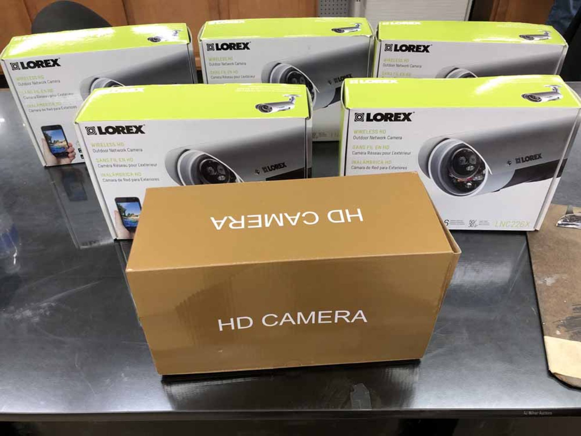 LOt of 6 Security Cameras - Lorex Wireless HD Outdoor Cameras