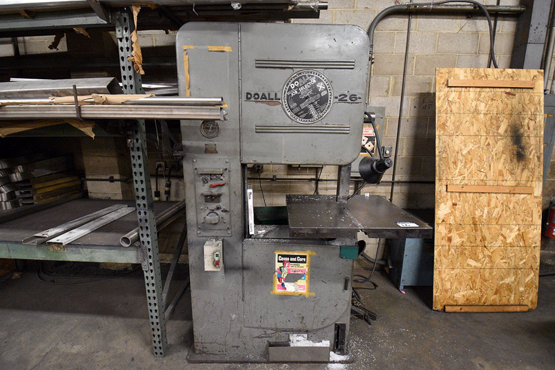 DoAll -26- Vertical Bandsaw, 26" Throat - Image 2 of 6