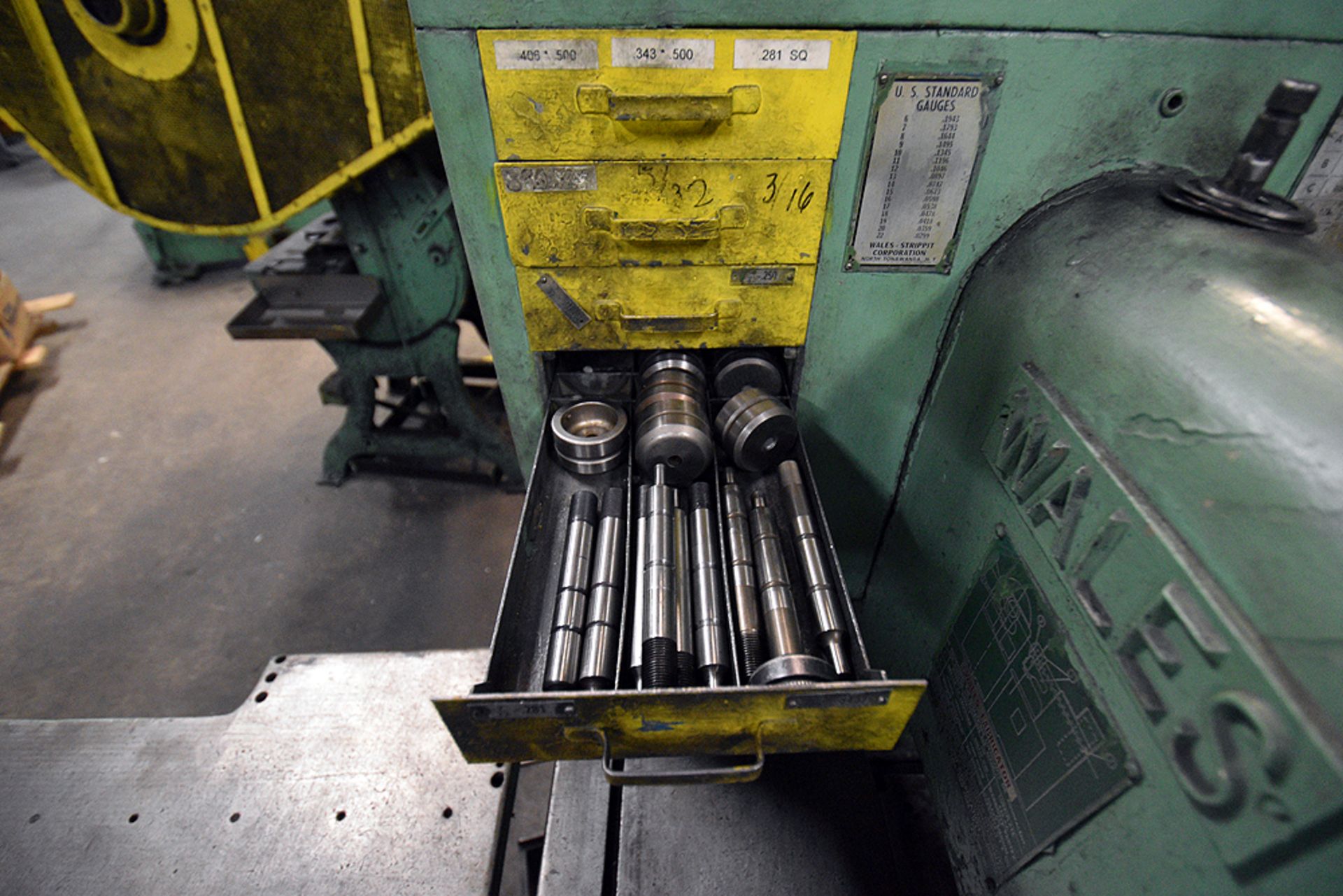 Wales-Strippit Corp. Sheet Metal fabricator w/ Hydra-New-Matic Head, Machine no. 6522156 - Image 10 of 20